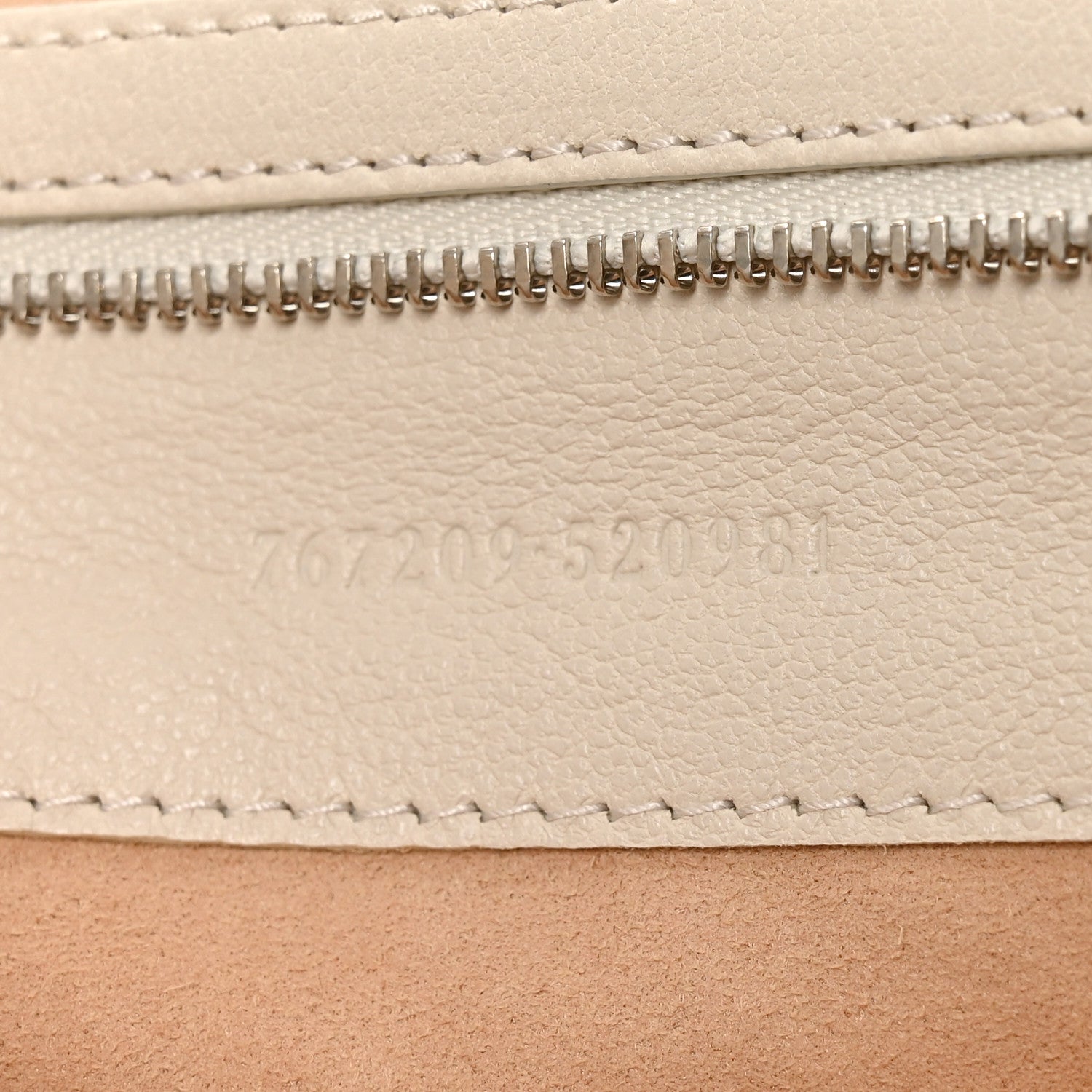 Gucci Goatskin Small GG Monochrome Aphrodite Shoulder Bag Mystic White 6 of 9