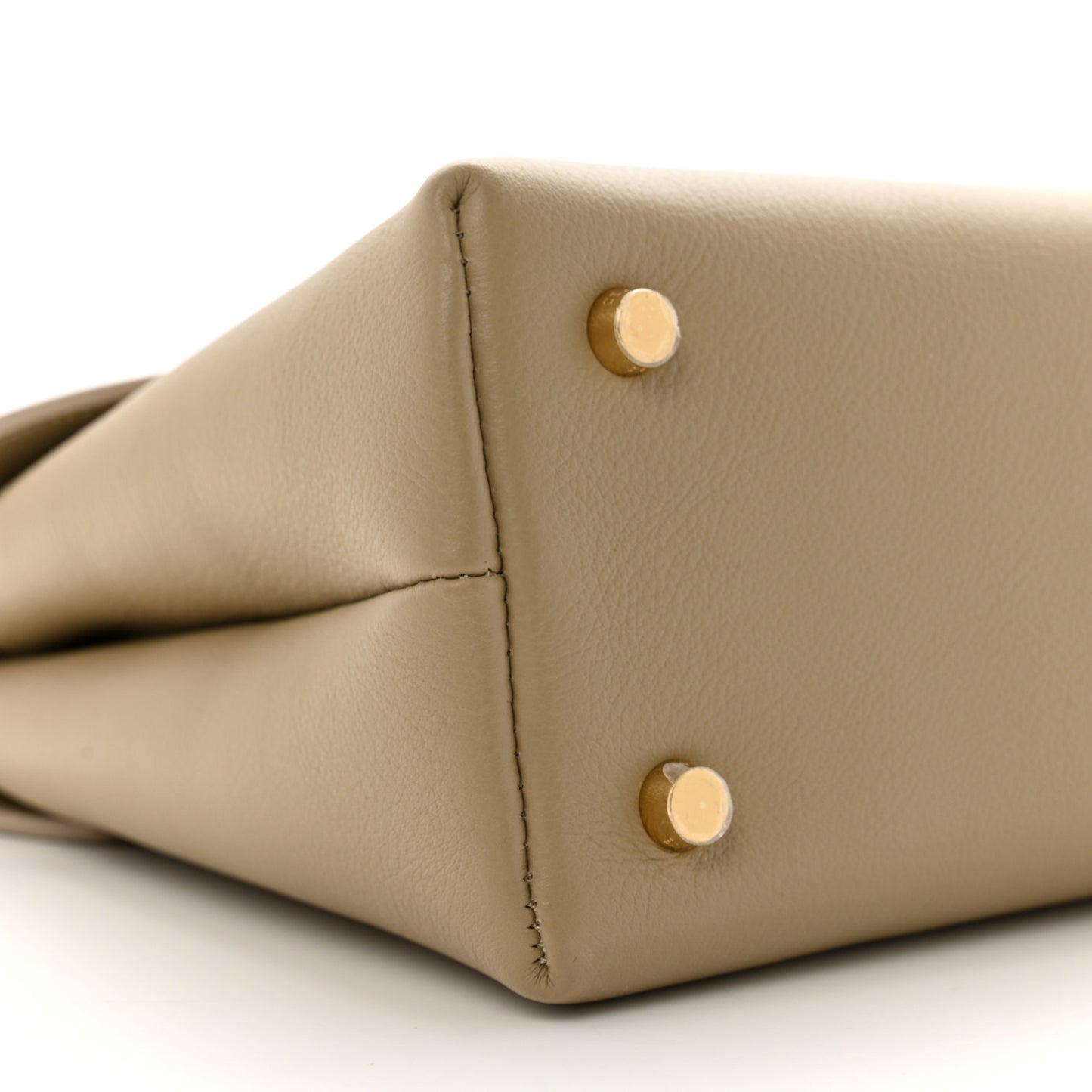 Supple Calfskin Medium Nino Cappuccino