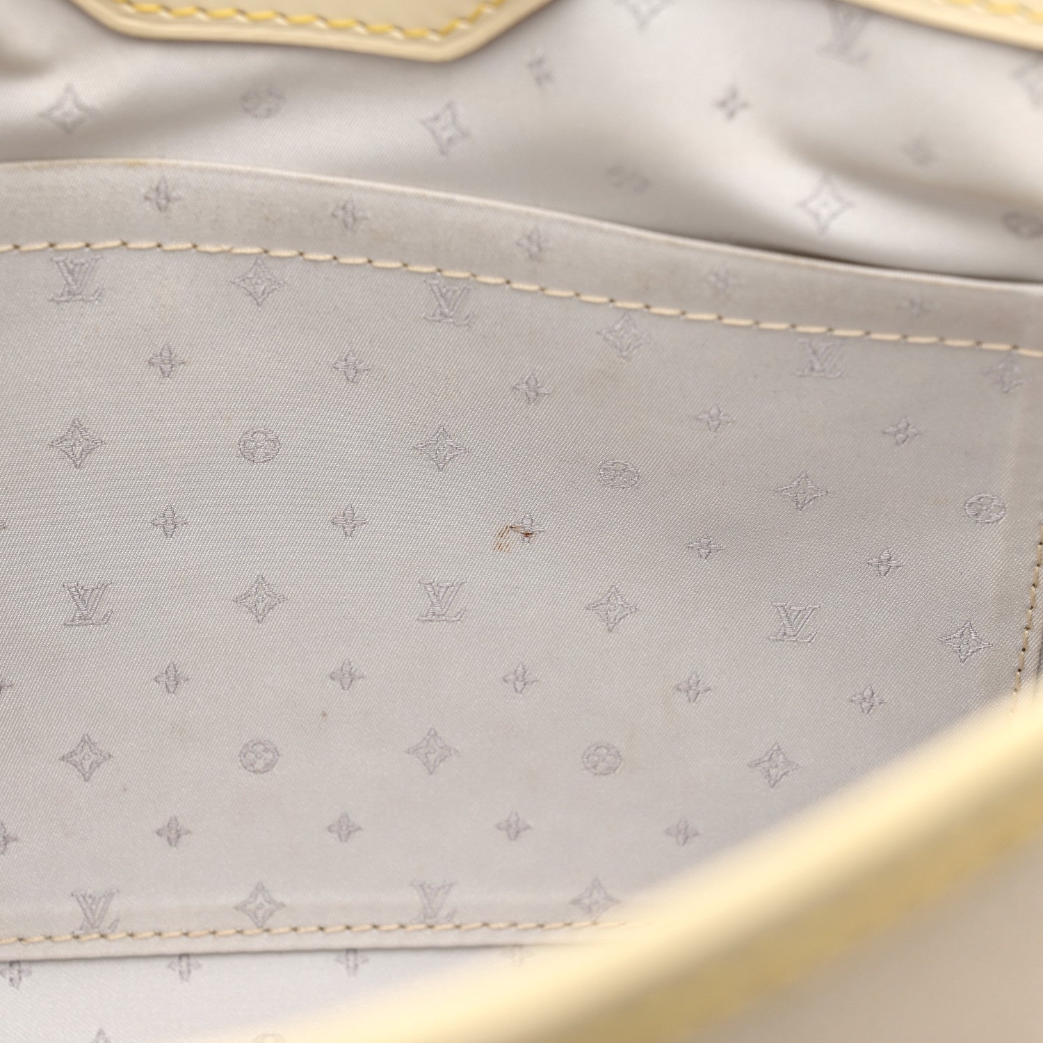 Louis Vuitton Suhali L Essentiel White 11 of 11