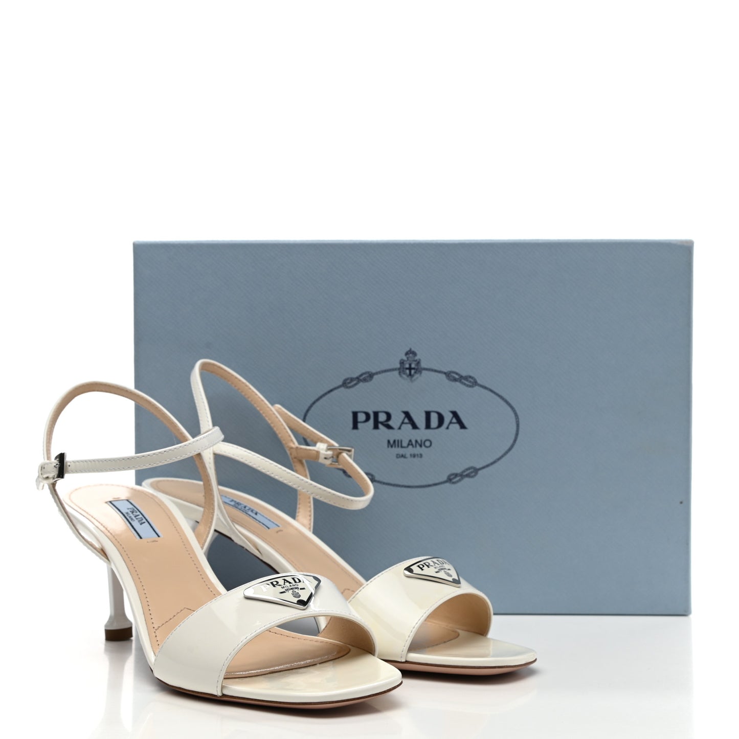 Vernice Metal Triangle Logo Open Toe 65mm Sandals 39.5 Bianco