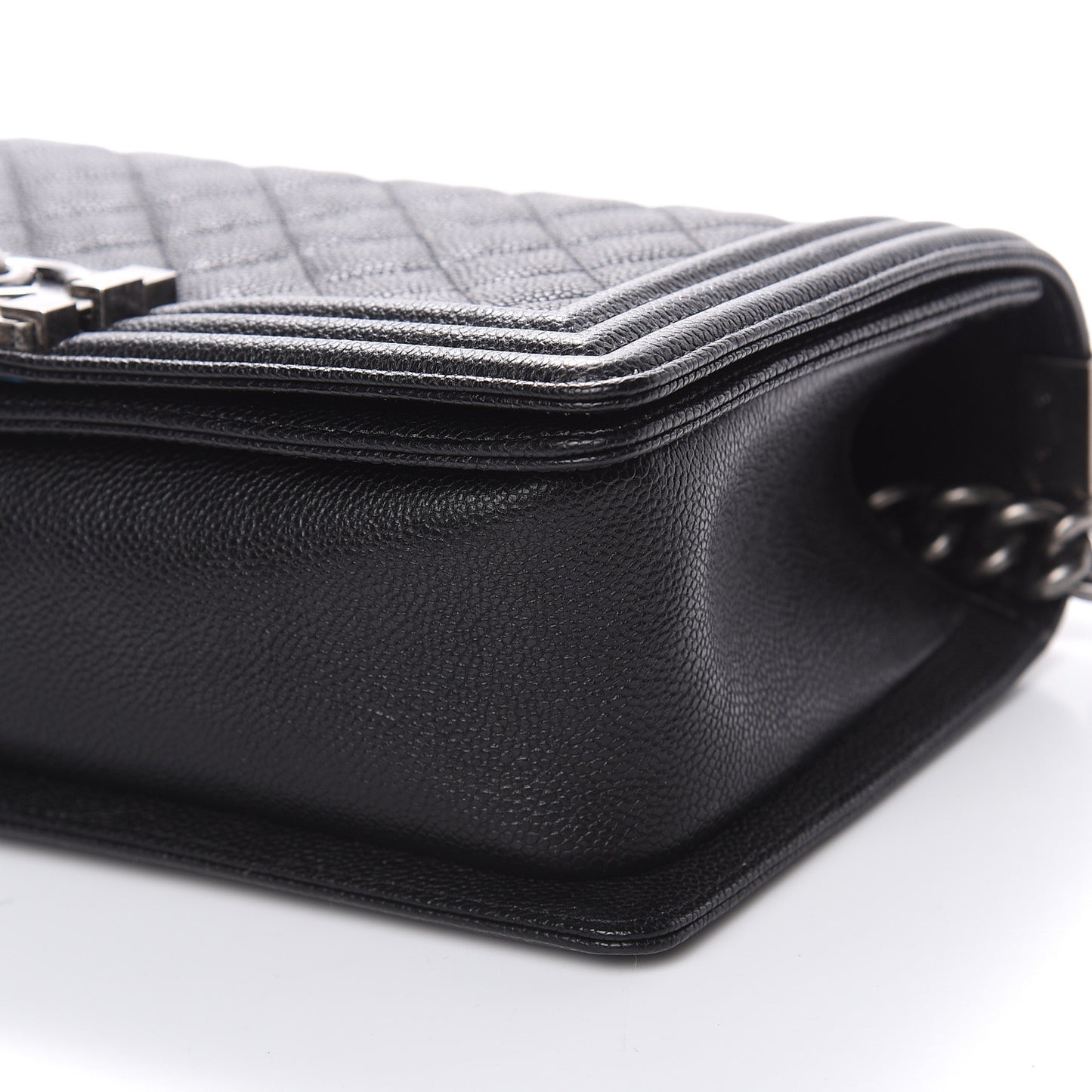 Caviar Quilted Medium Boy Flap Black