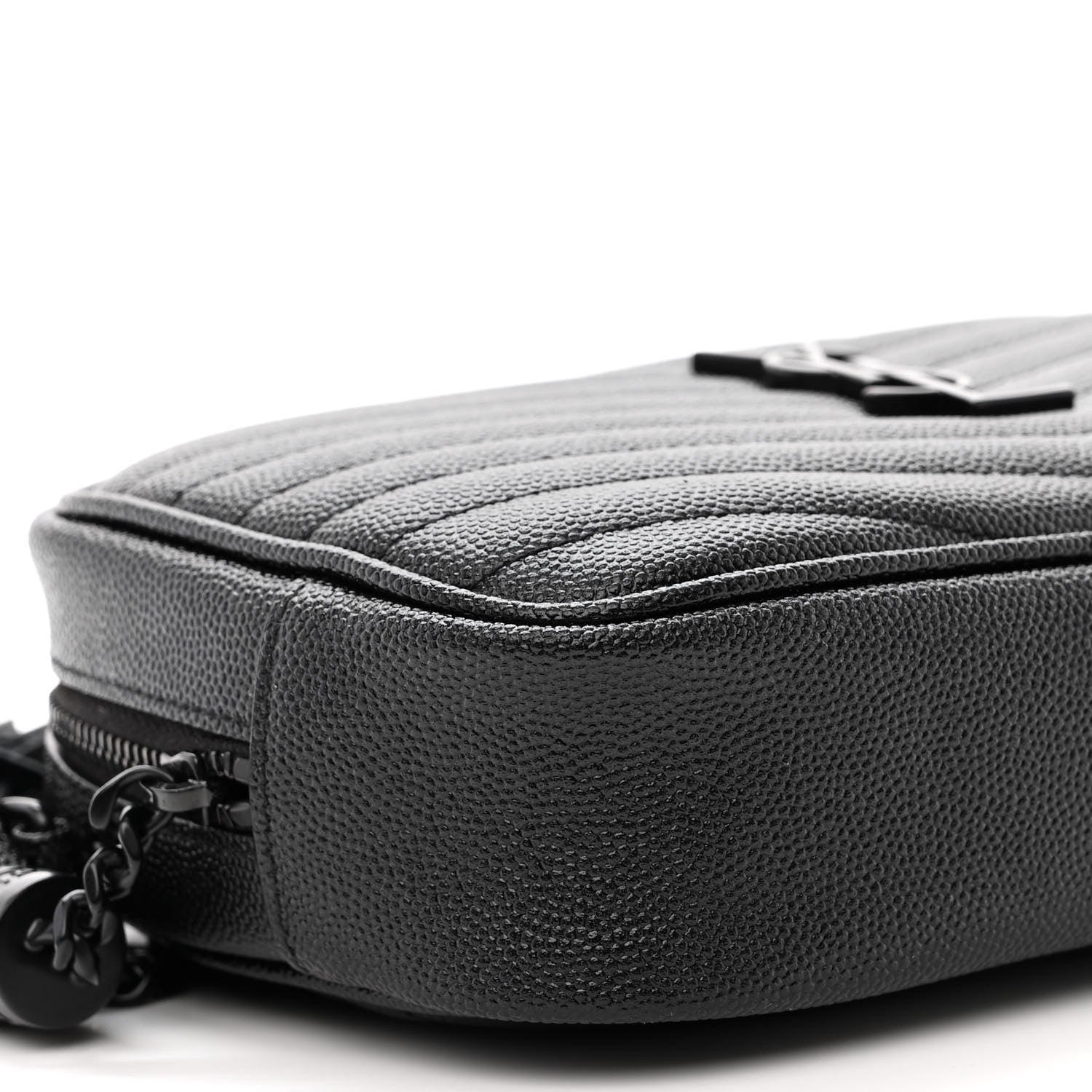 Saint Laurent Grain De Poudre Matelasse Monochrome Monogram Mini Lou Camera Bag Black 8 of 10