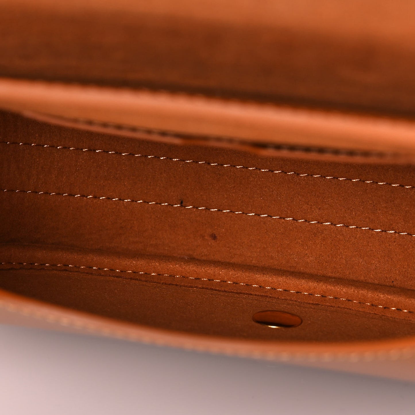 Box Calfskin Medium Bobby Flap Dark Tan