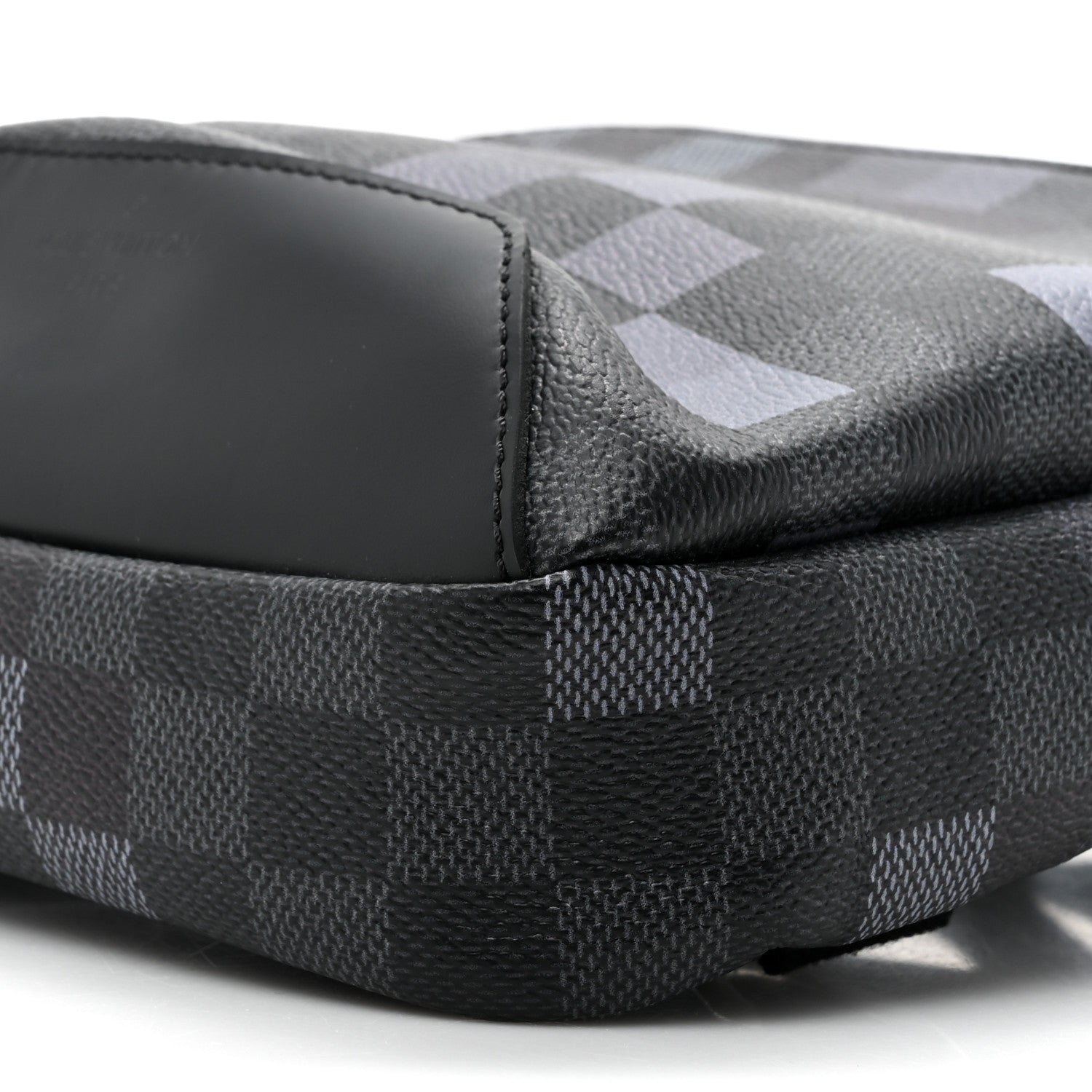 Louis Vuitton Damier Graphite Pixel Avenue Sling Backpack Gris 9 of 10