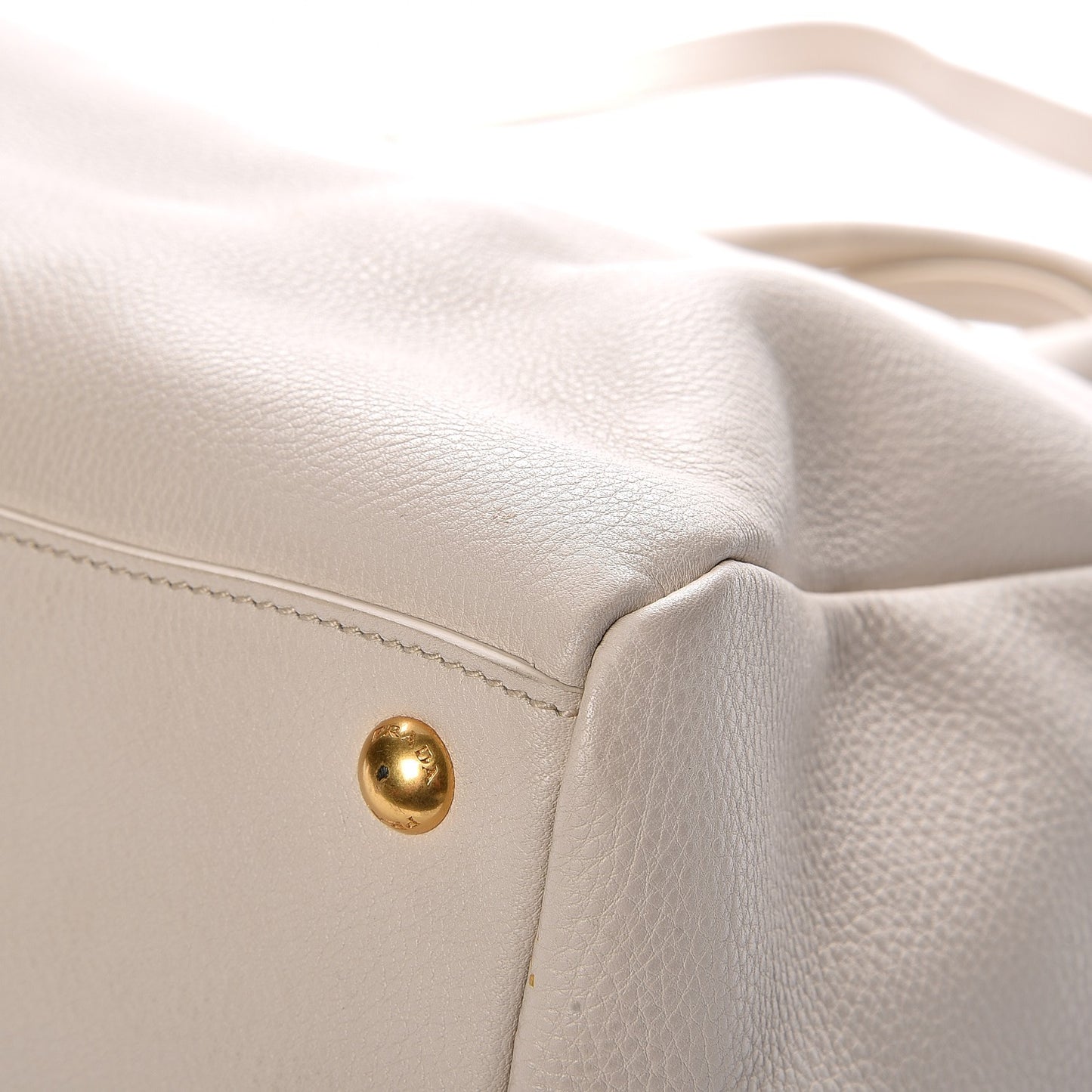 Vitello Daino Top Handle Zip Tote Sabbia