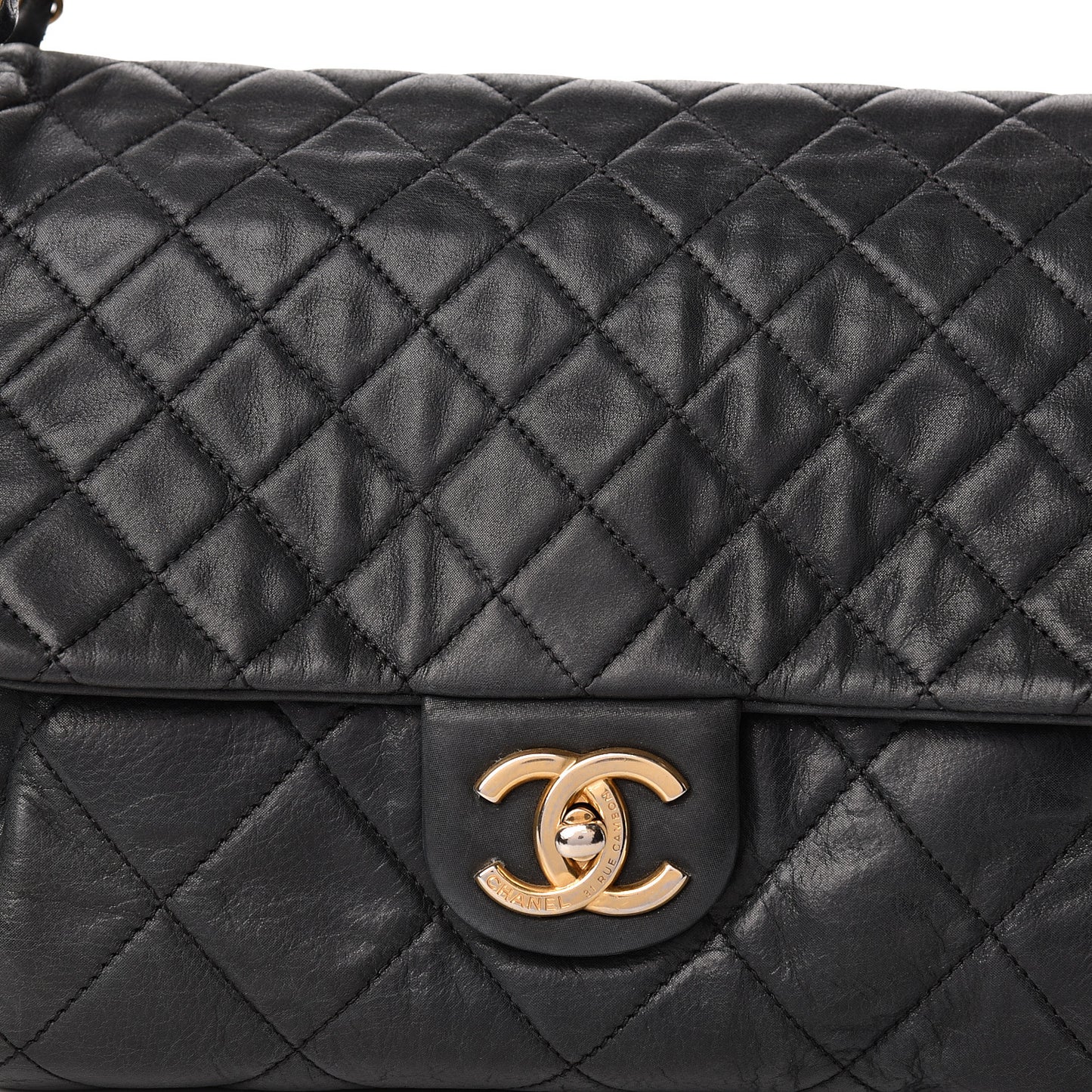 Iridescent Calfskin Large Chic Quilt Flap Black