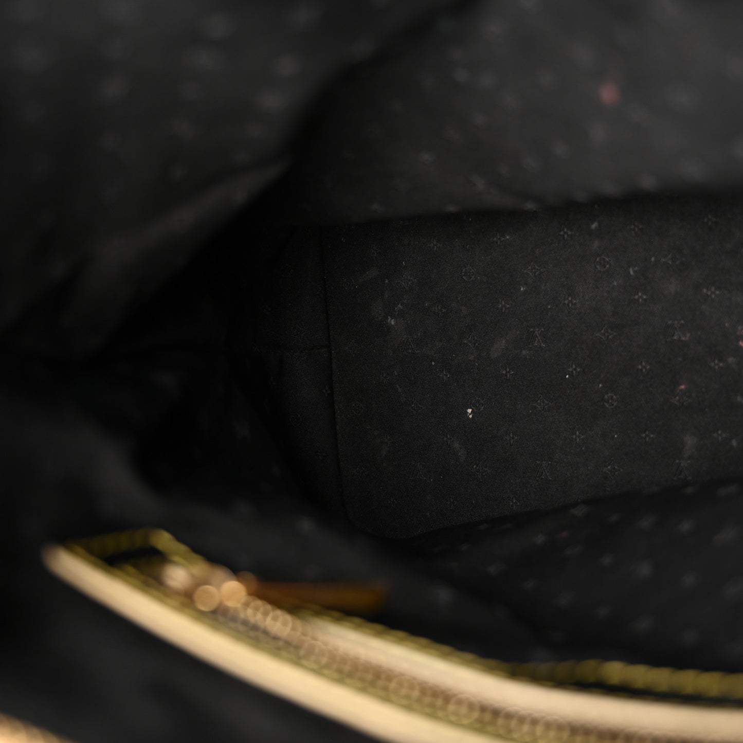 Suhali Lockit MM Black