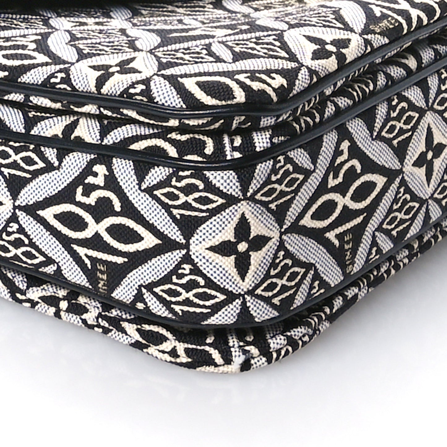 Jacquard Since 1854 Pochette Metis Grey