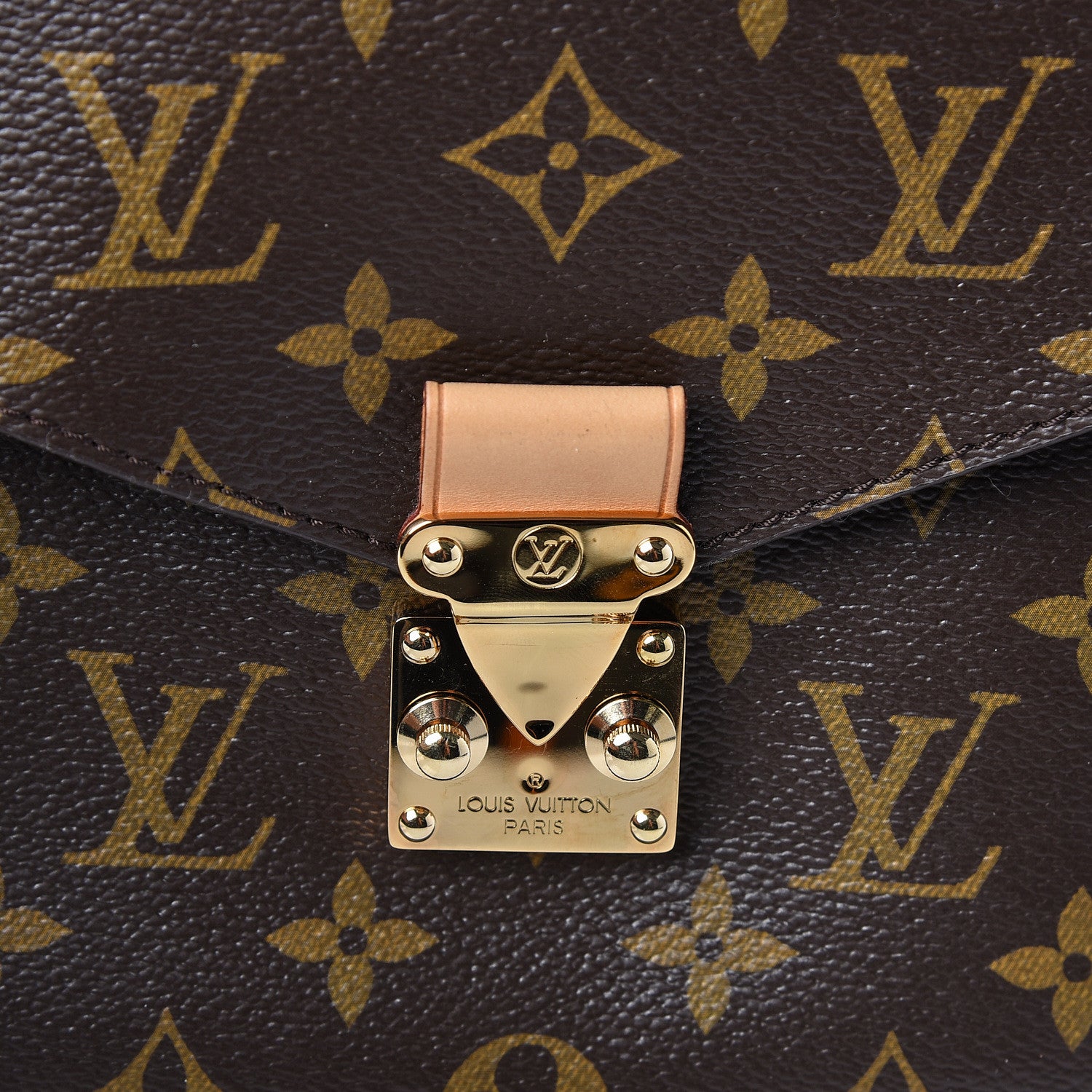 Louis Vuitton Monogram Metis 8 of 10
