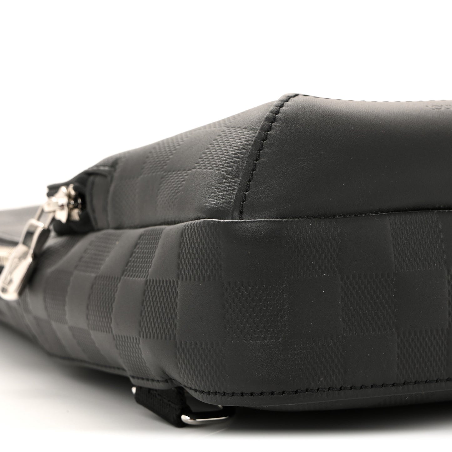 Damier Infini Avenue Sling Bag Onyx