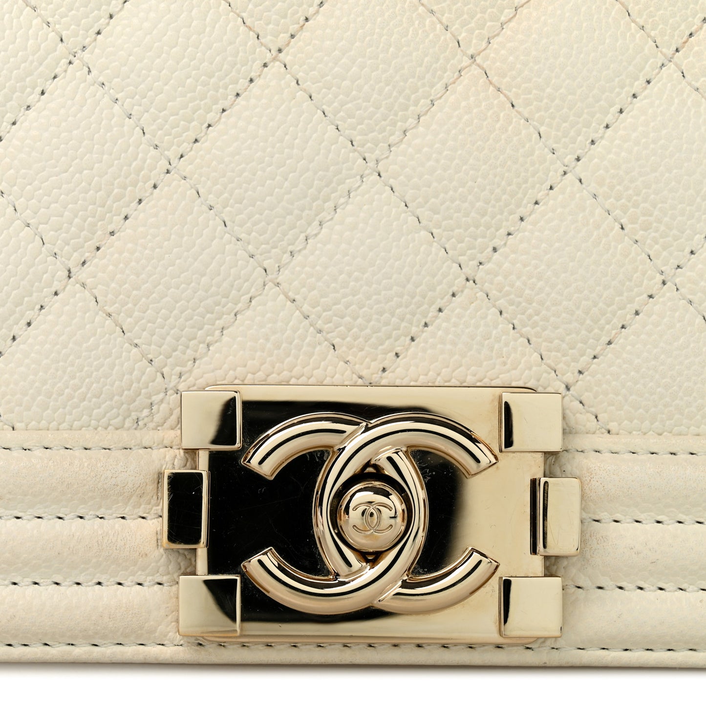Caviar Quilted Medium Boy Flap White