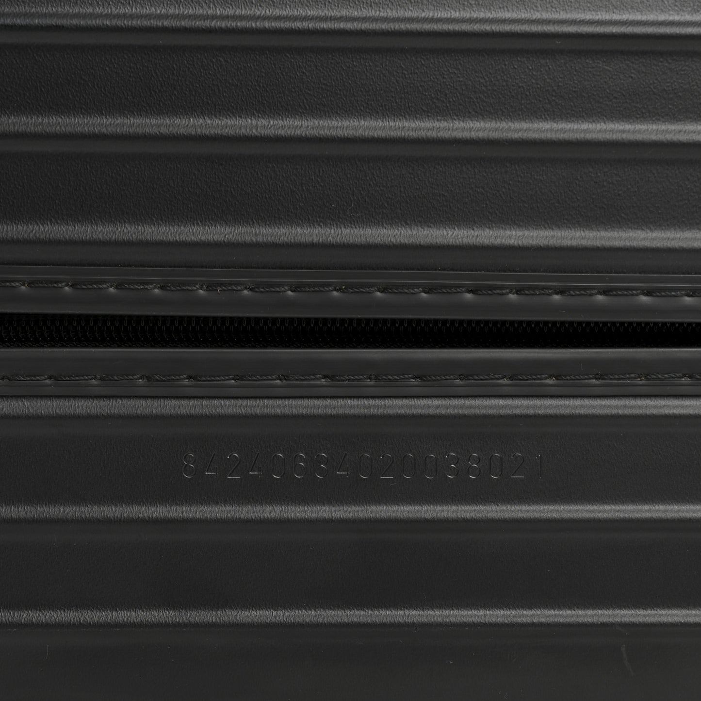 Matte Polycarbonate Essential Sleeve Compact Black
