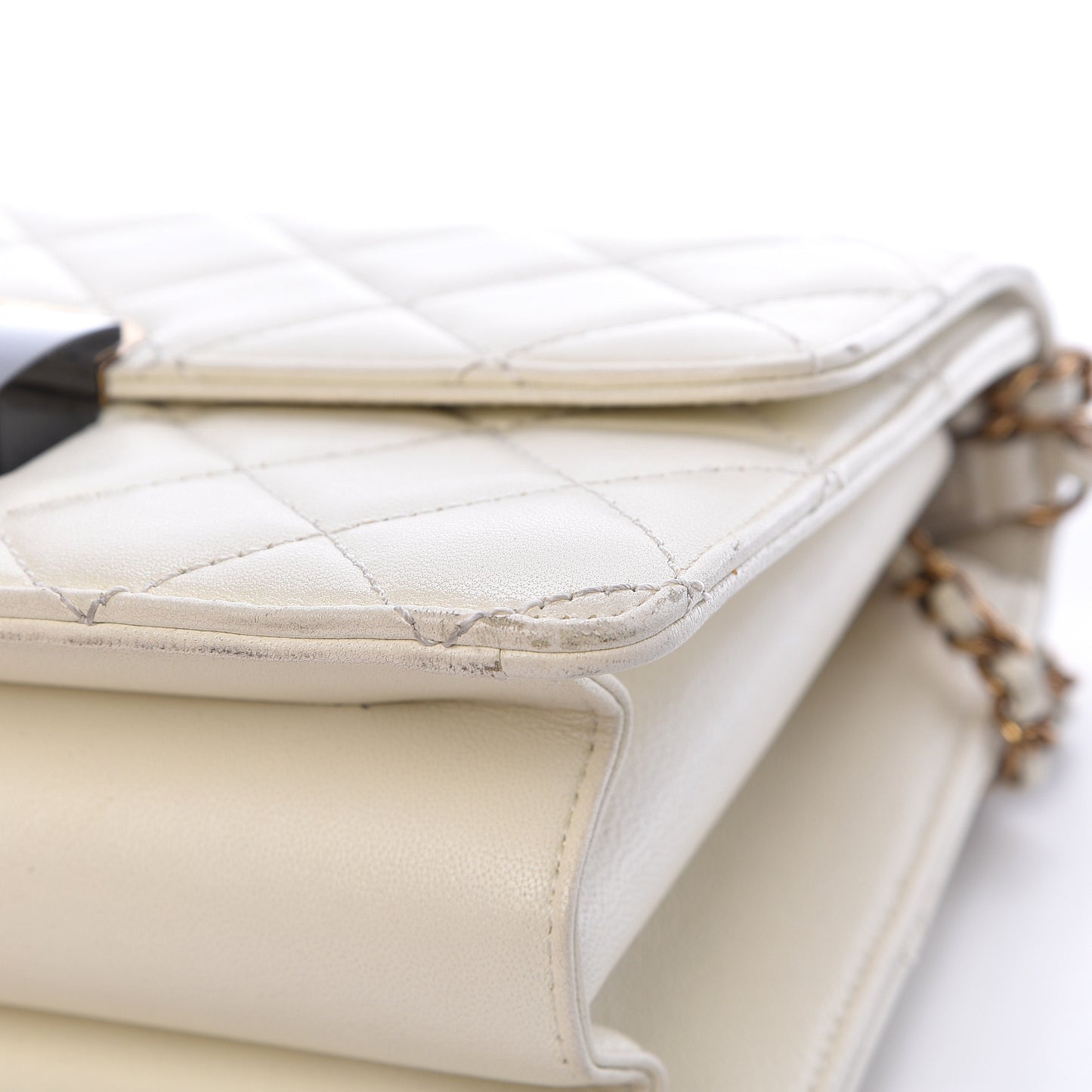 Sheepskin Quilted Beauty Lock Flap White