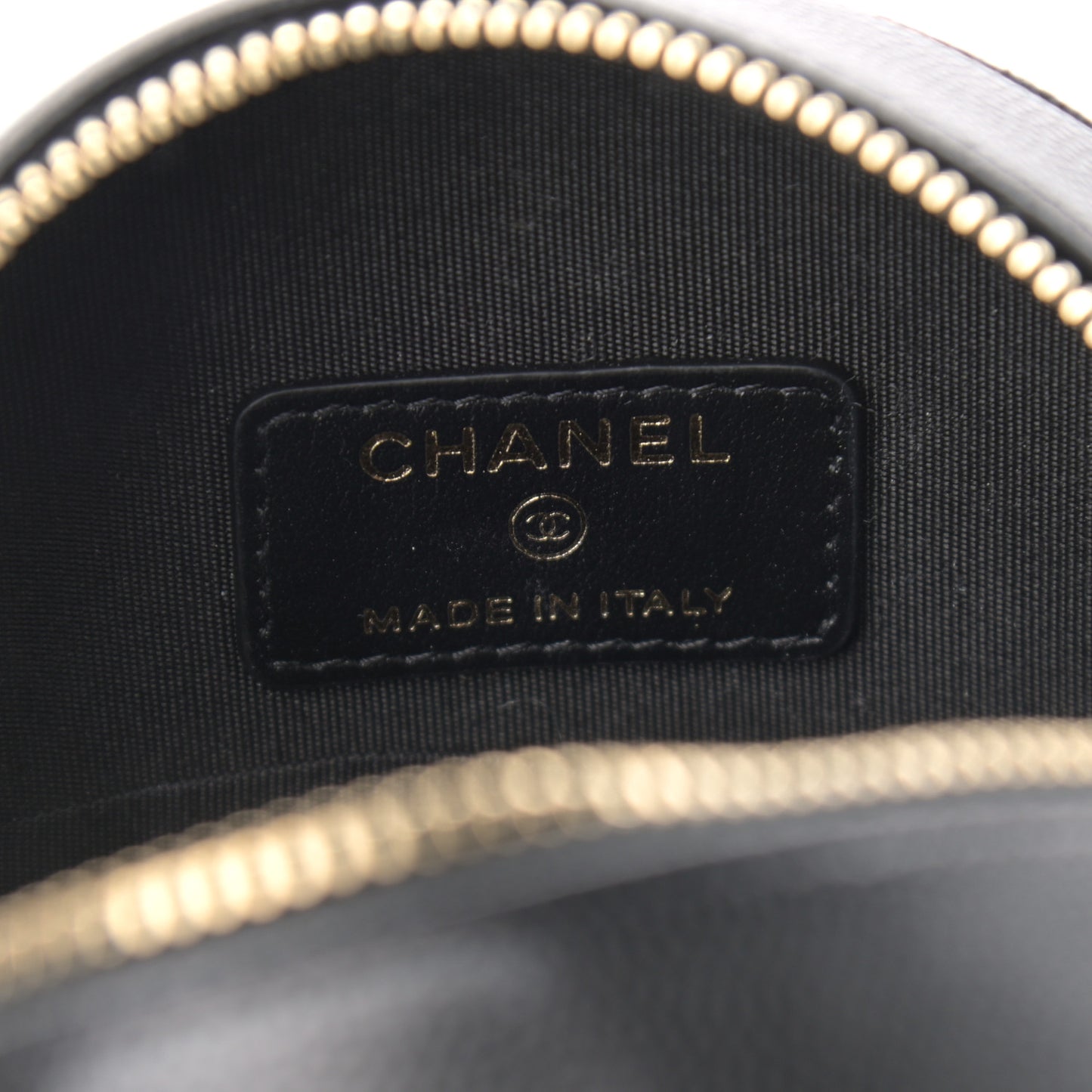 Caviar Quilted French New Wave Round Clutch With Chain Black