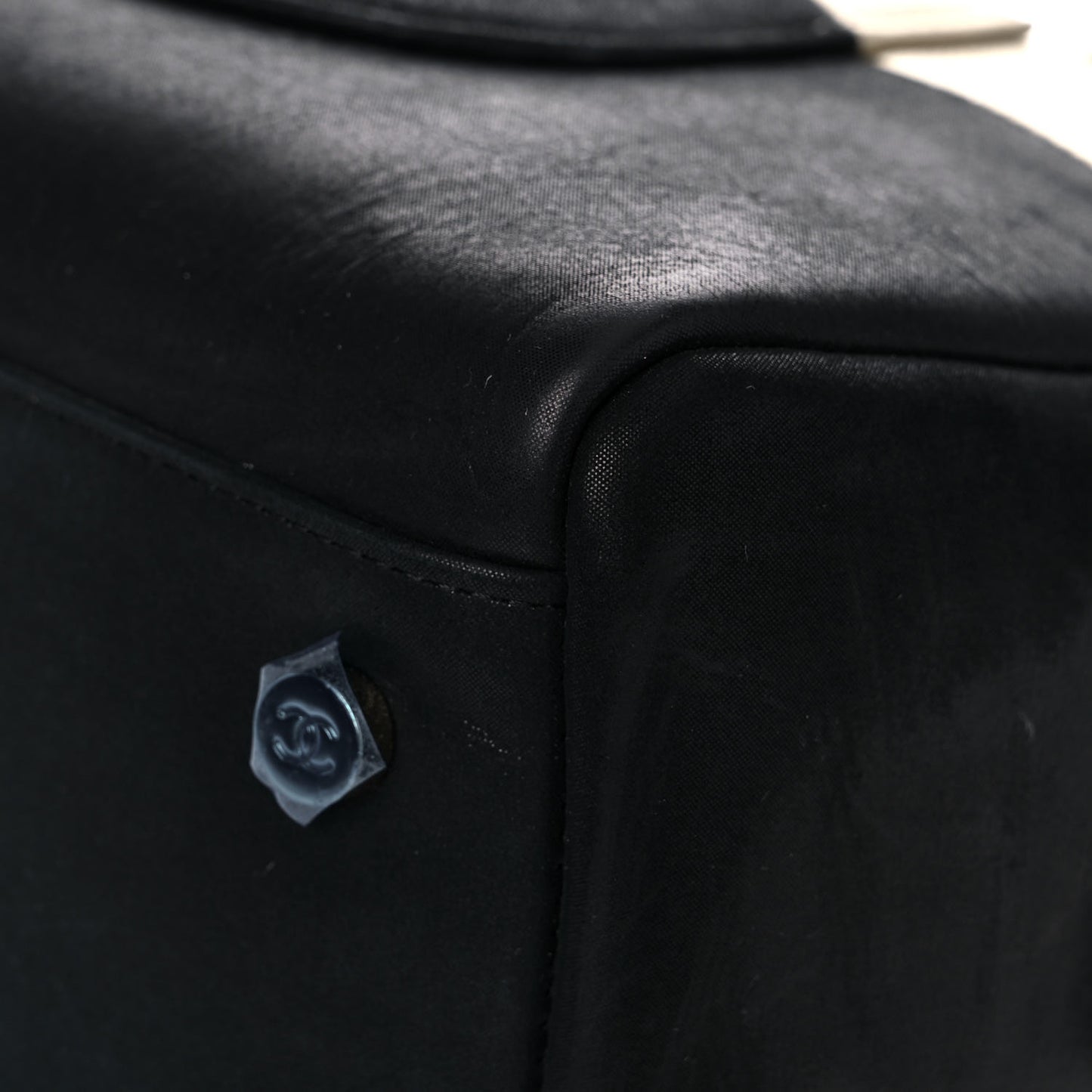 Caviar Iridescent Calfskin Duo Bowling Bag Black Light Gold