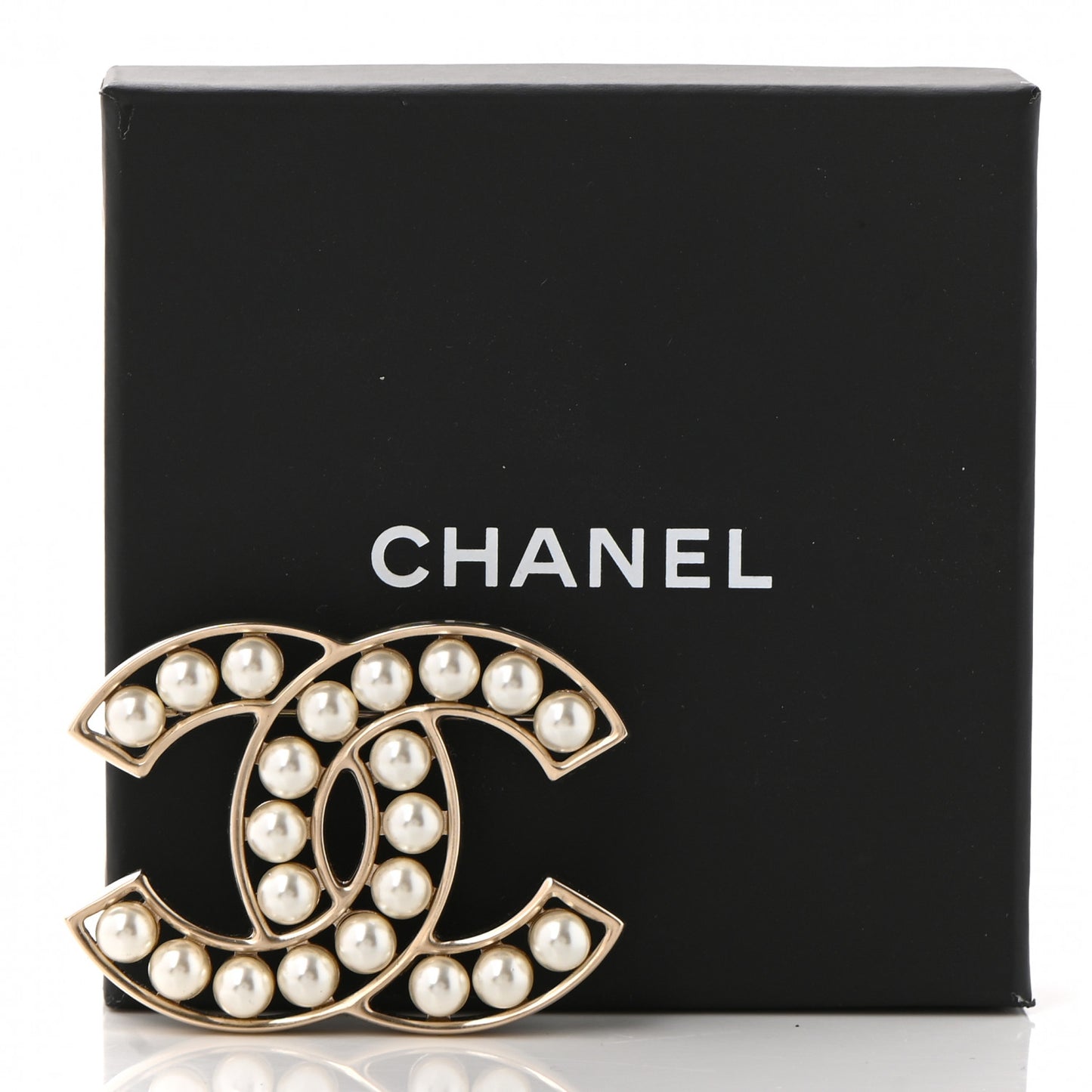Pearl CC Brooch Light Gold