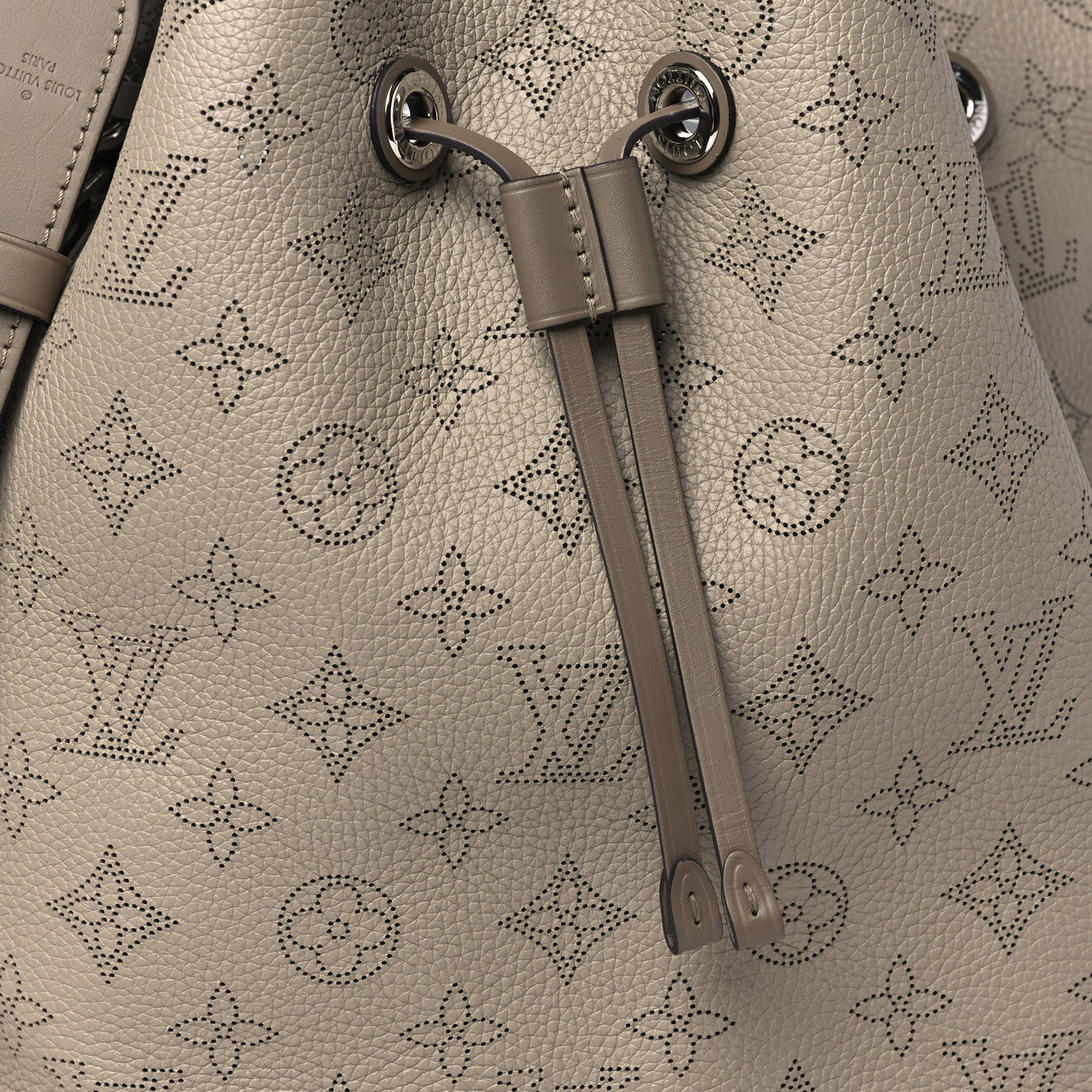 Louis Vuitton Mahina Muria Galet 7 of 9