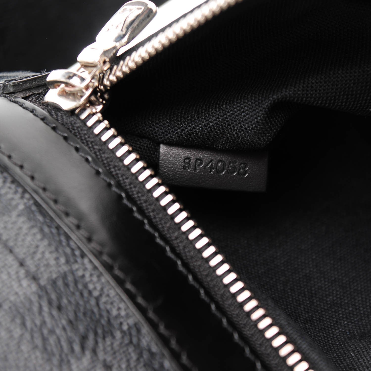 Louis Vuitton Damier Graphite Daniel GM 7 of 7