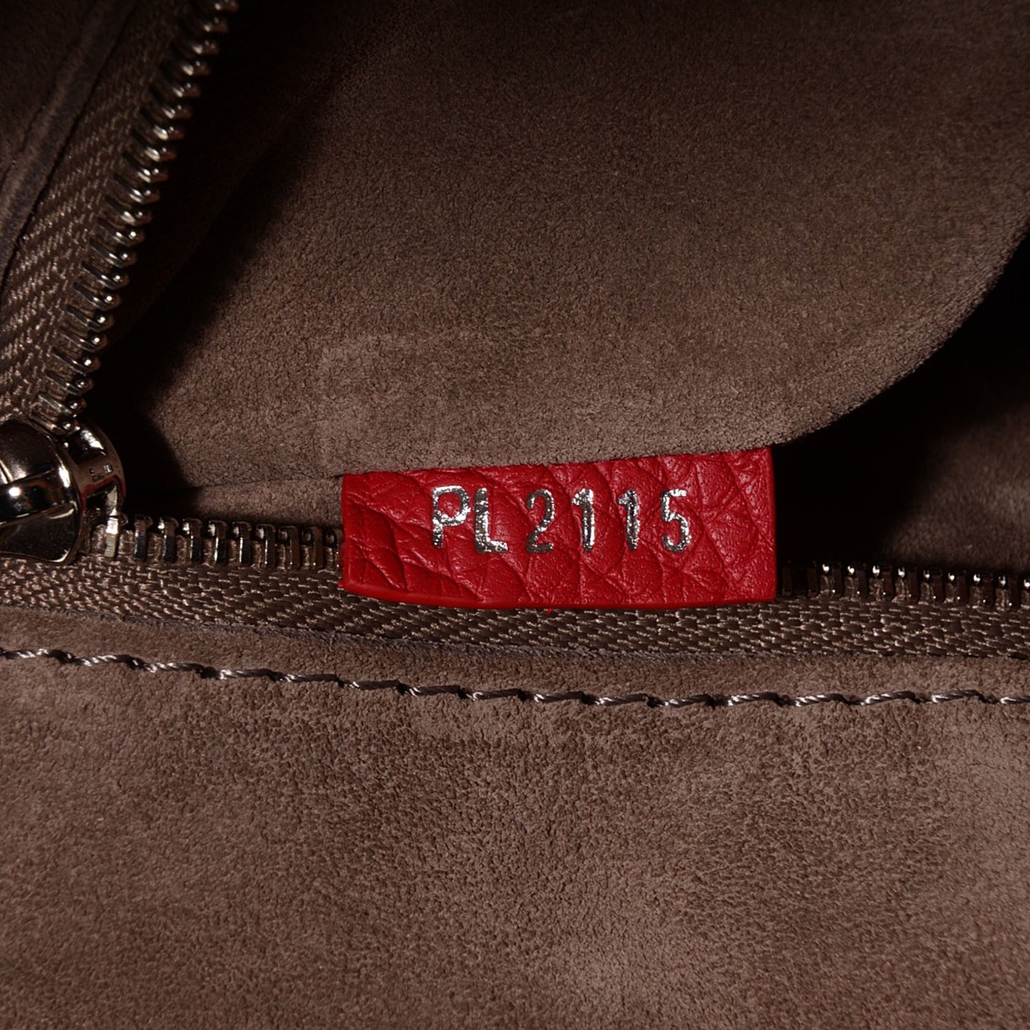 Cuir Taurillon Soft Lockit PM Rubis