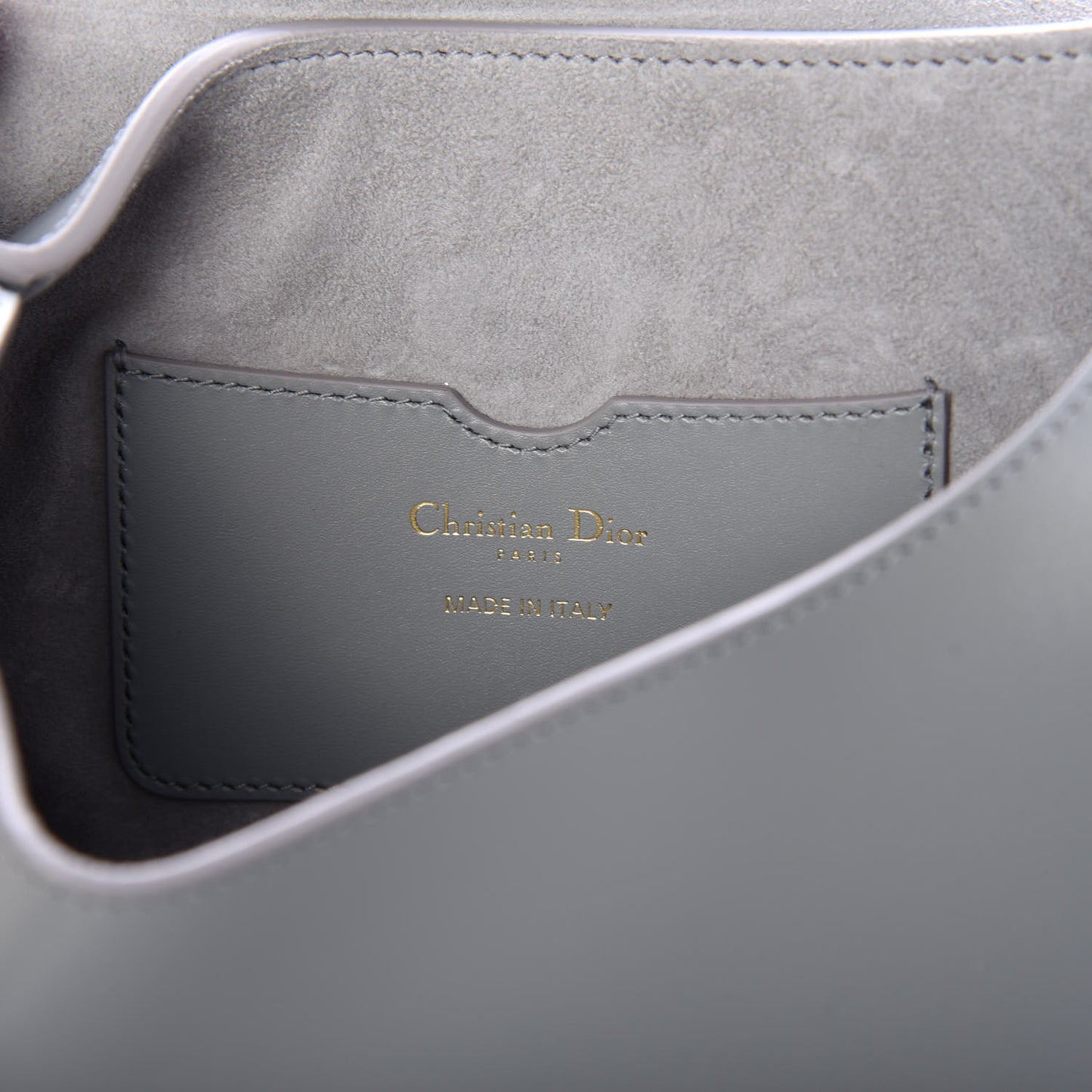 Box Calfskin Medium Bobby Flap Stone Grey