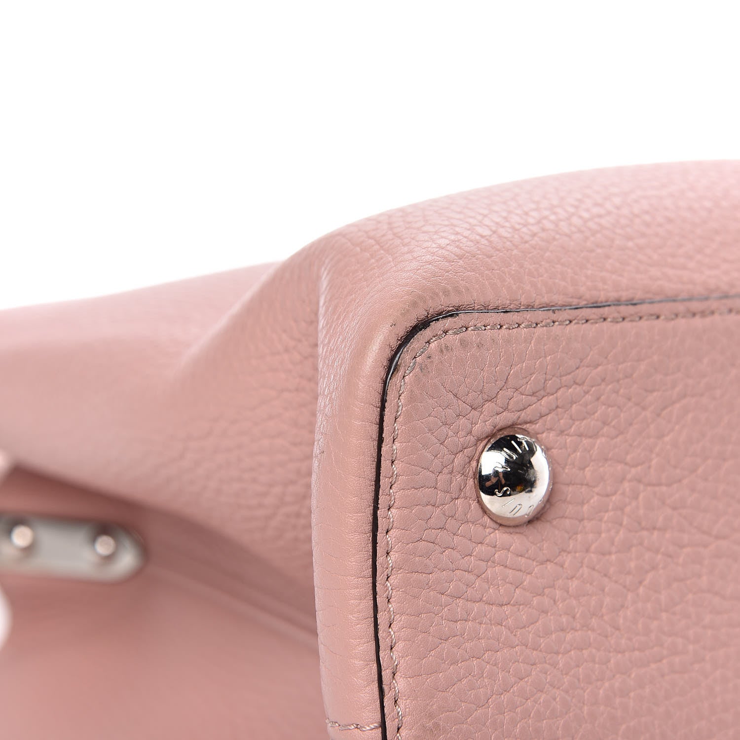 Louis Vuitton Taurillon Capucines MM Magnolia 7 of 12