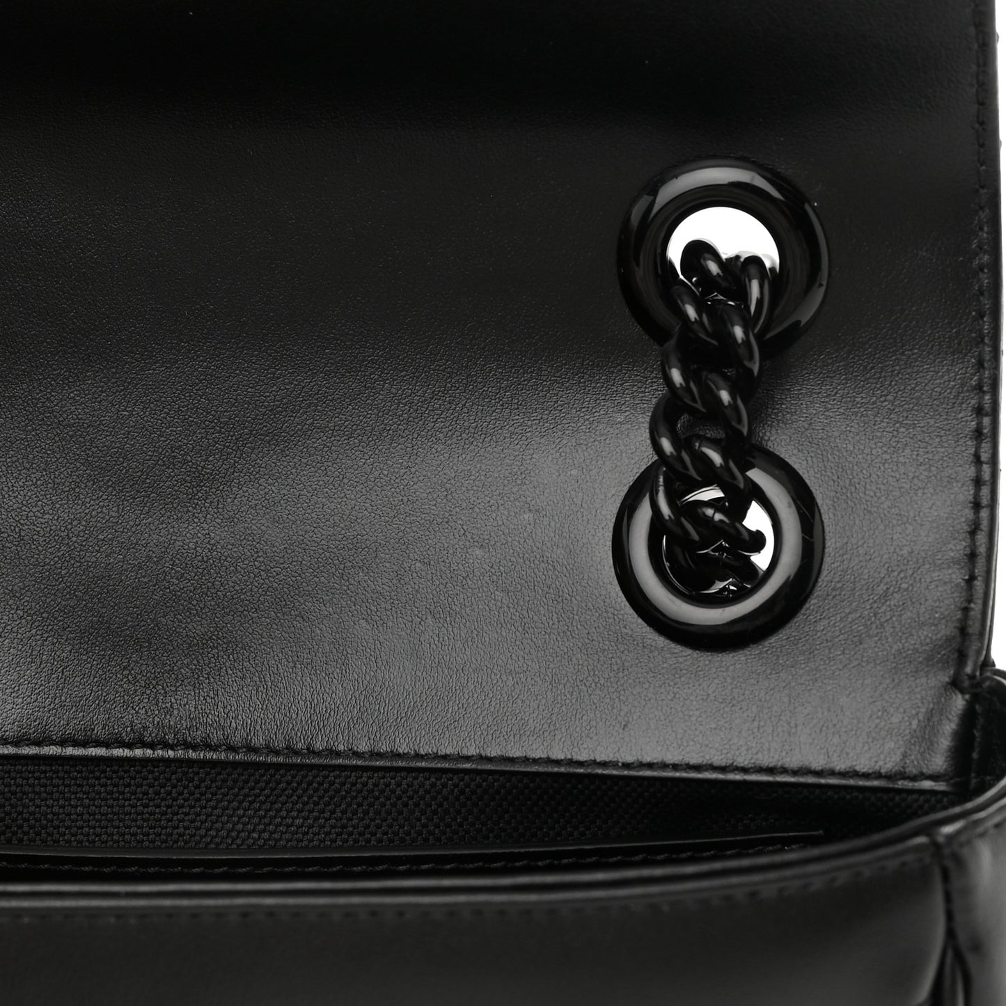 Calfskin Matelasse Monochrome Mini GG Marmont Shoulder Bag Black