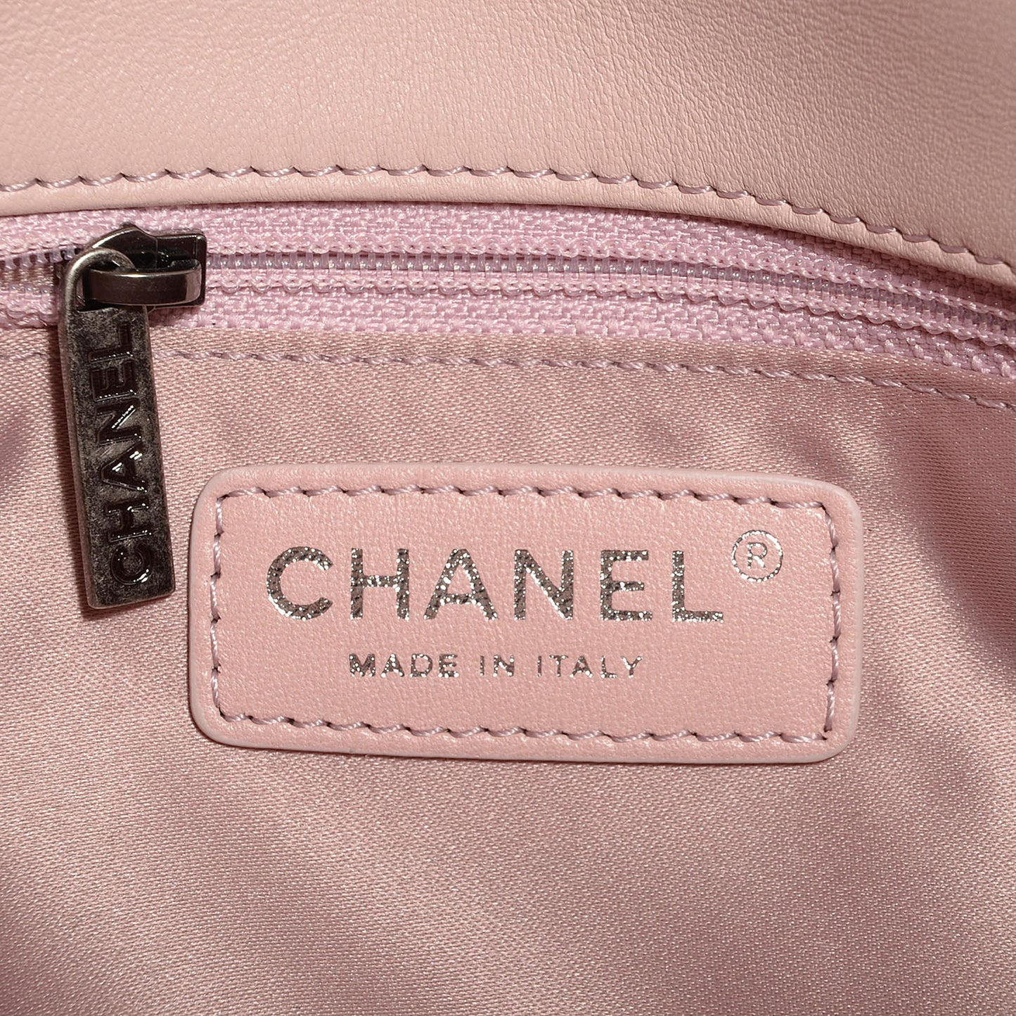 Lambskin Medium Around Pockets Flap Light Pink