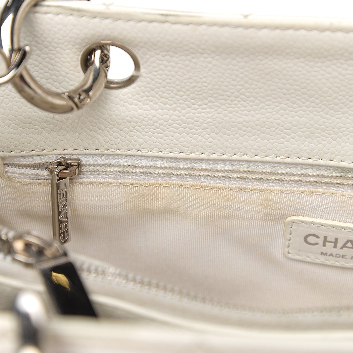 Caviar Quilted Grand Shopping Tote GST White