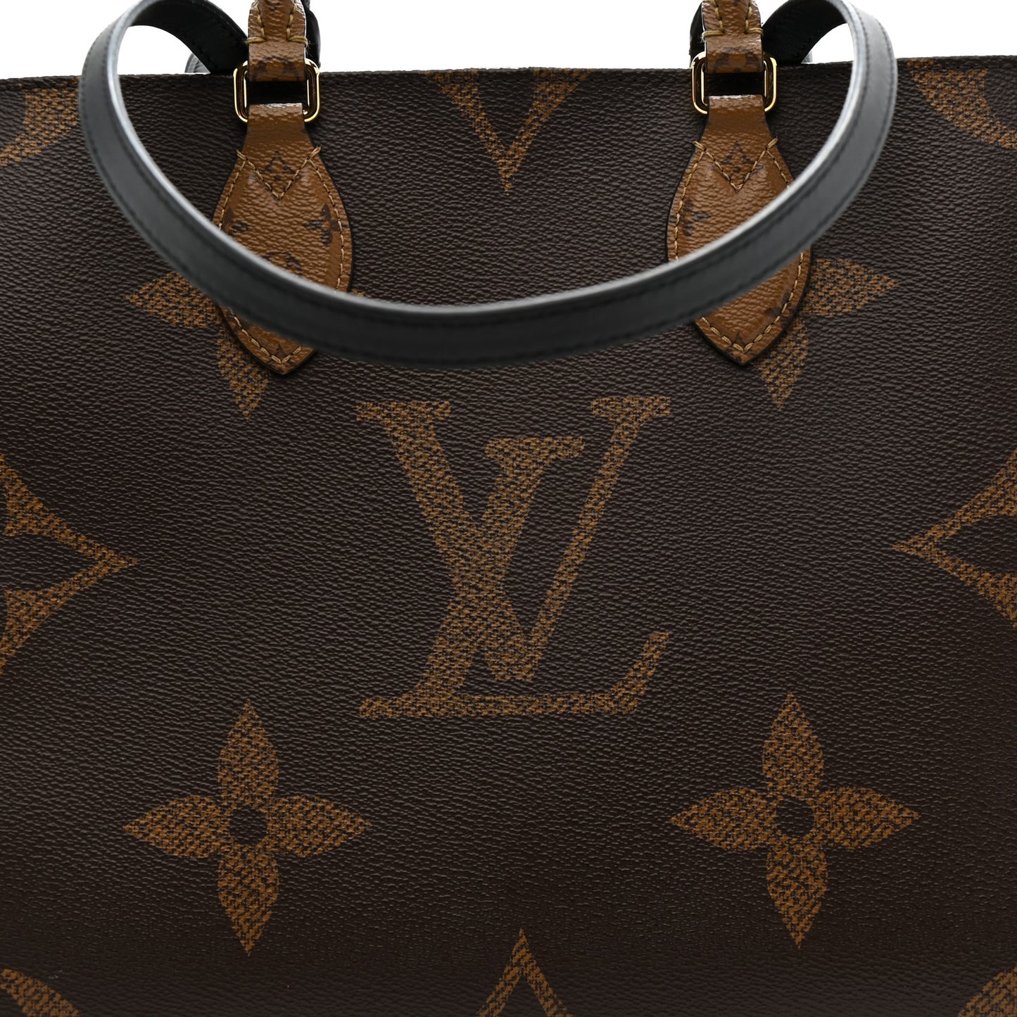 Reverse Monogram Giant Onthego MM