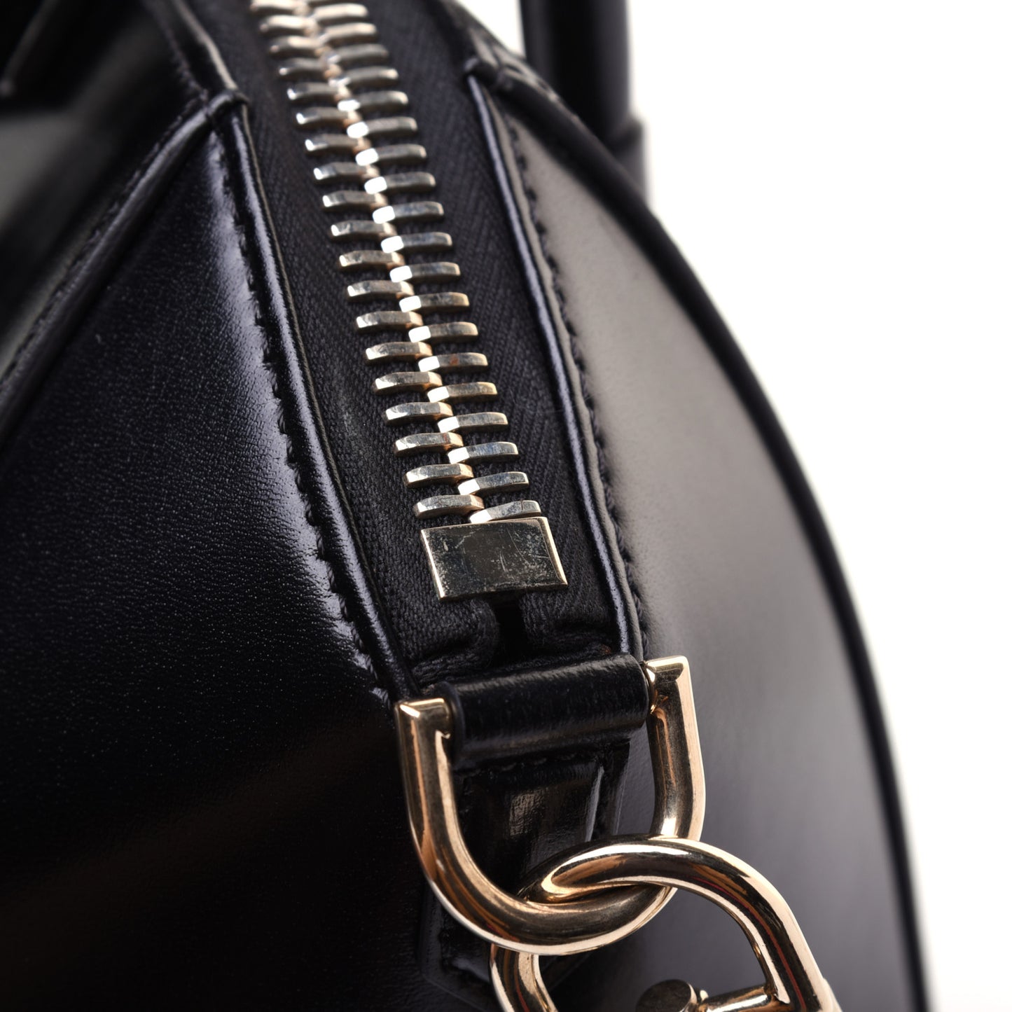 Shiny Lord Calfskin Small Antigona Black