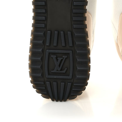 Louis Vuitton Calfskin Damier Azur Run Away Sneakers 39.5 White 6 of 8