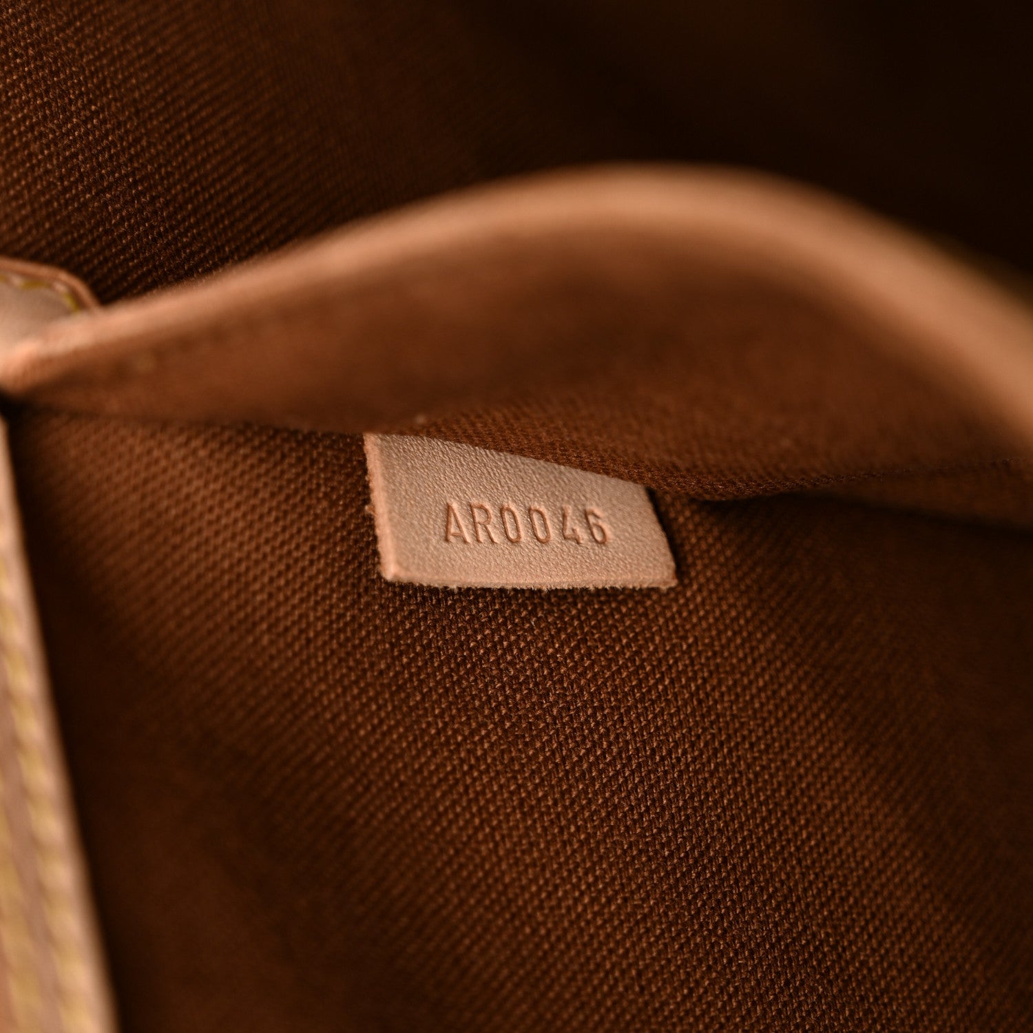Louis Vuitton Monogram Cabas Mezzo 7 of 12