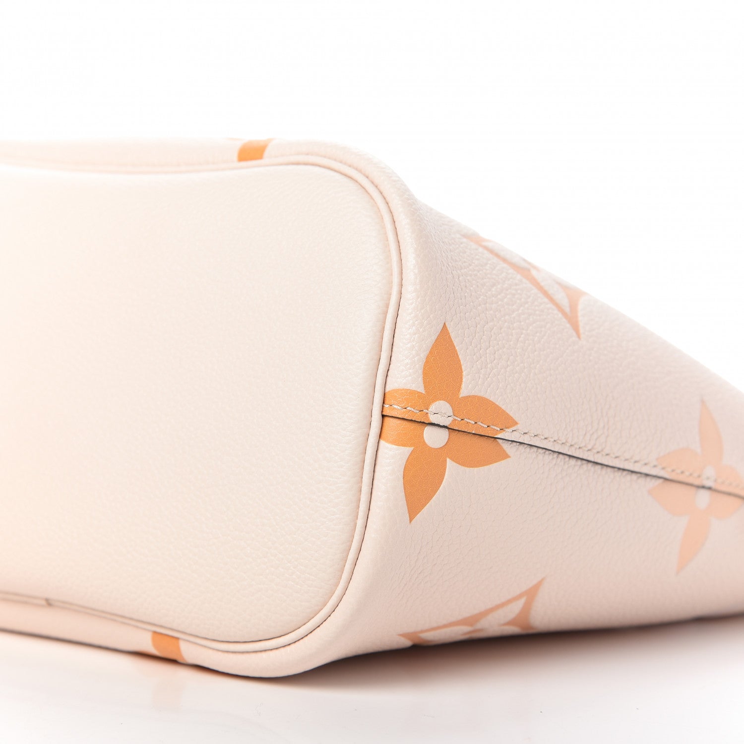 Louis Vuitton Empreinte Monogram Giant By The Pool Marshmallow Hobo Cream Saffron 7 of 10