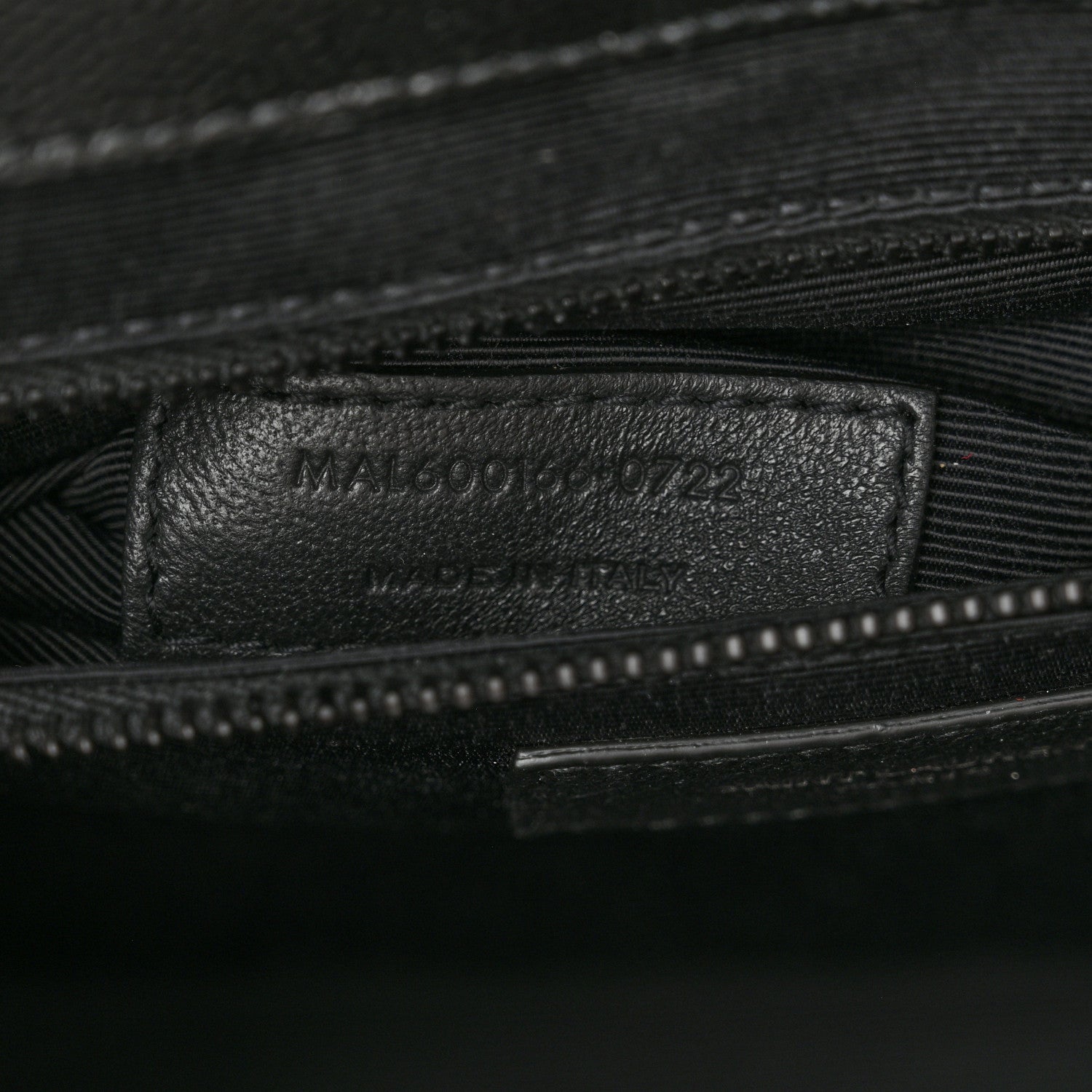 Saint Laurent Grain De Poudre Textured Mixed Matelasse Large Triquilt Monogram Monochrome Satchel Black 5 of 9