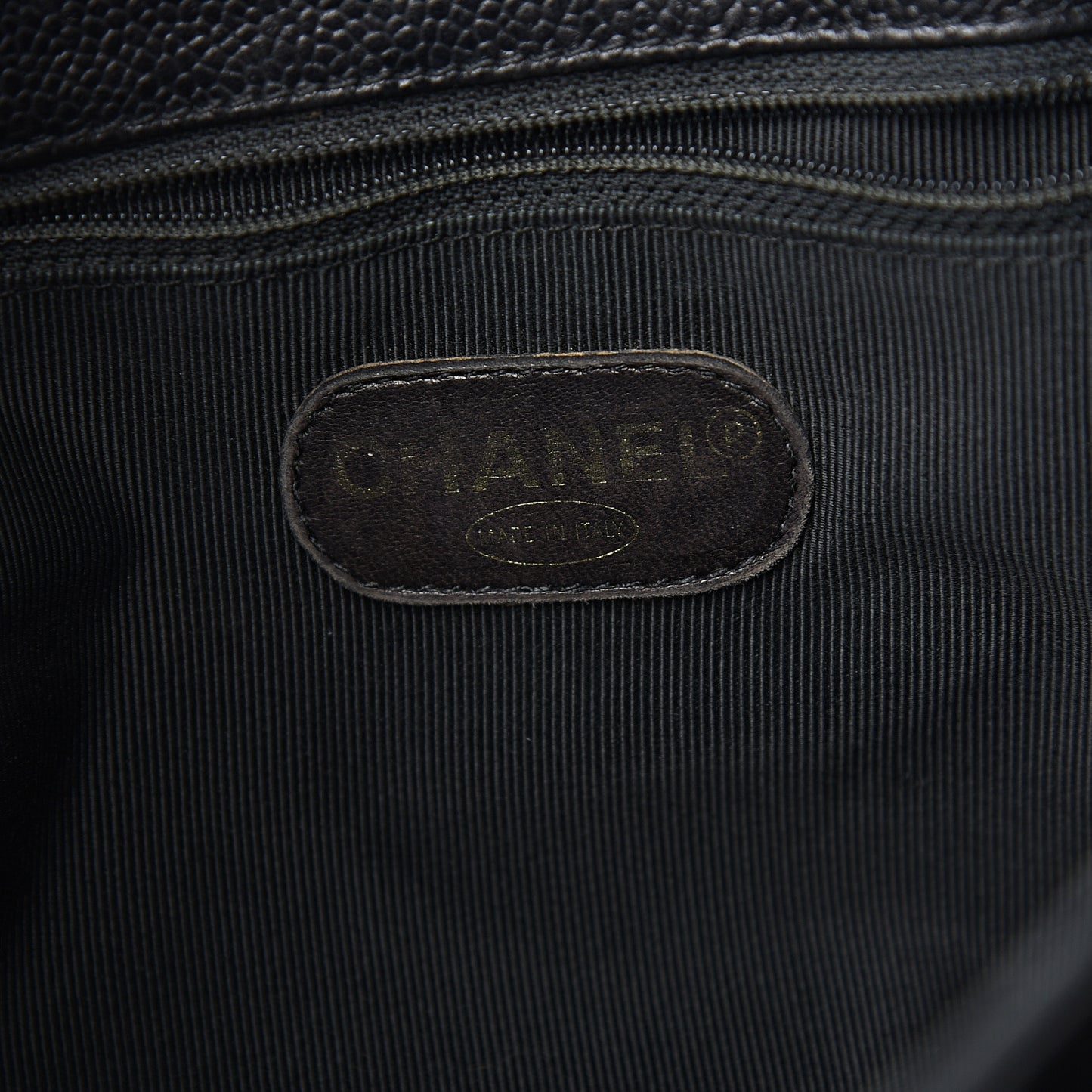 Caviar CC Shoulder Bag Black