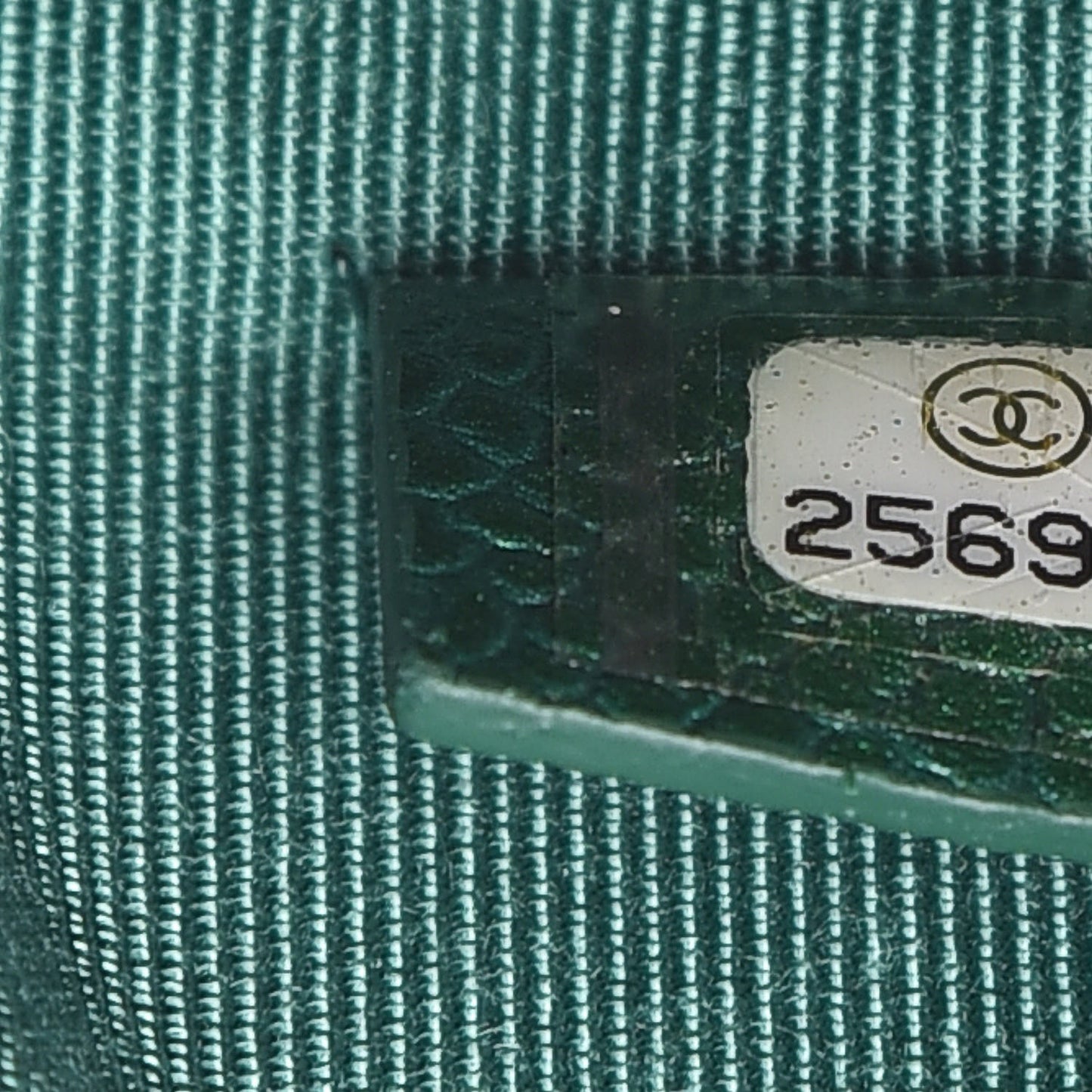 Metallic Caviar Quilted Medium Cosmetic Case Green