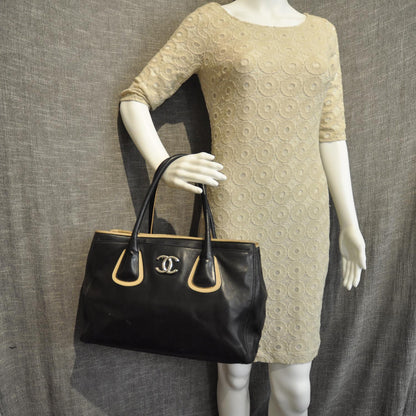 Chanel Lambskin Executive Cerf Shopper Tote Black Beige 2 of 20