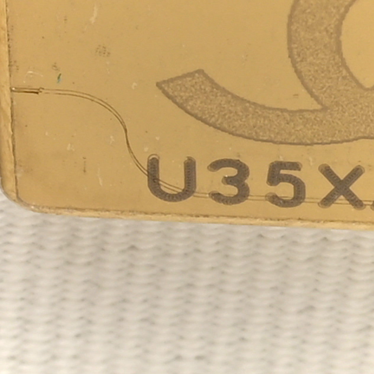 Caviar Quilted Wallet on Chain WOC White