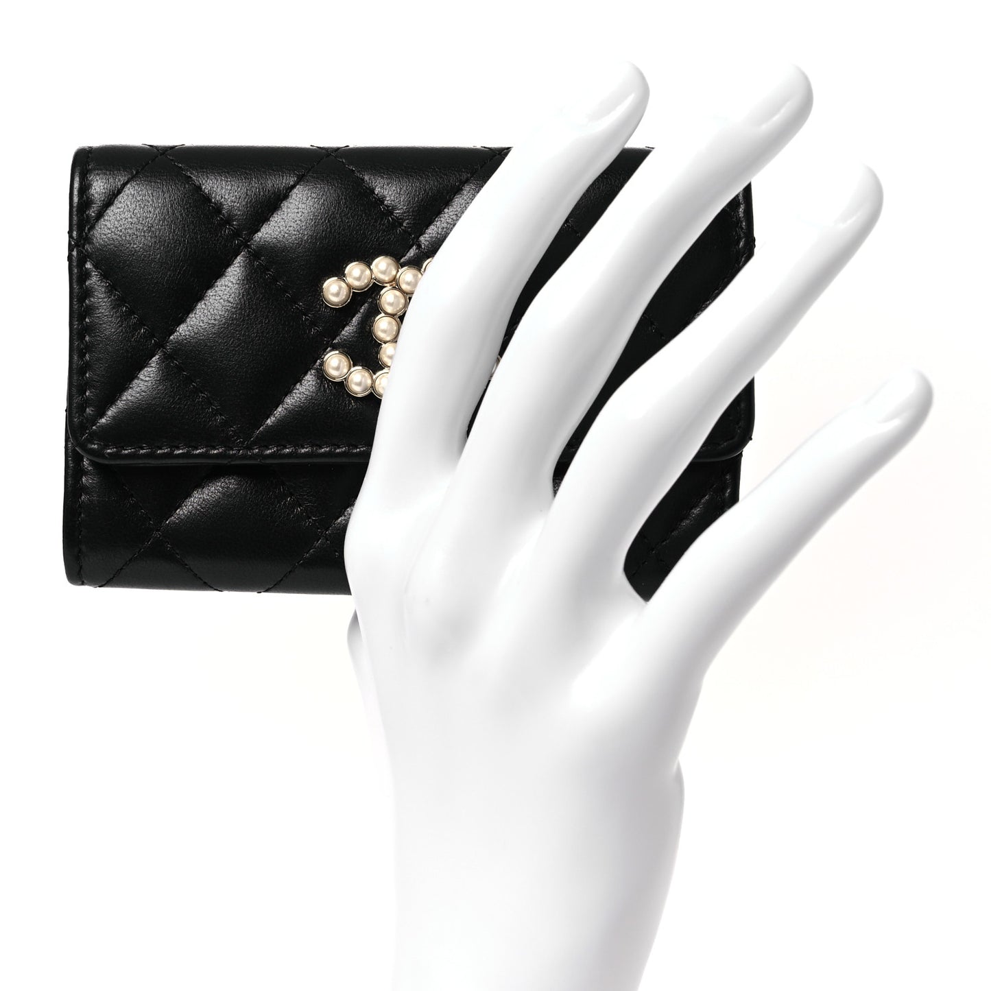 Lambskin Quilted Pearl CC Chanel Flap Card Holder Black