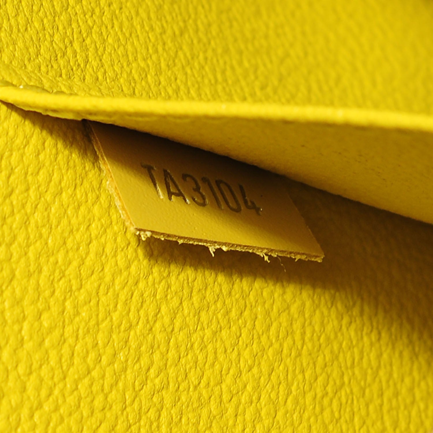 Louis Vuitton Epi Toiletry Pouch 26 Pistache 7 of 7
