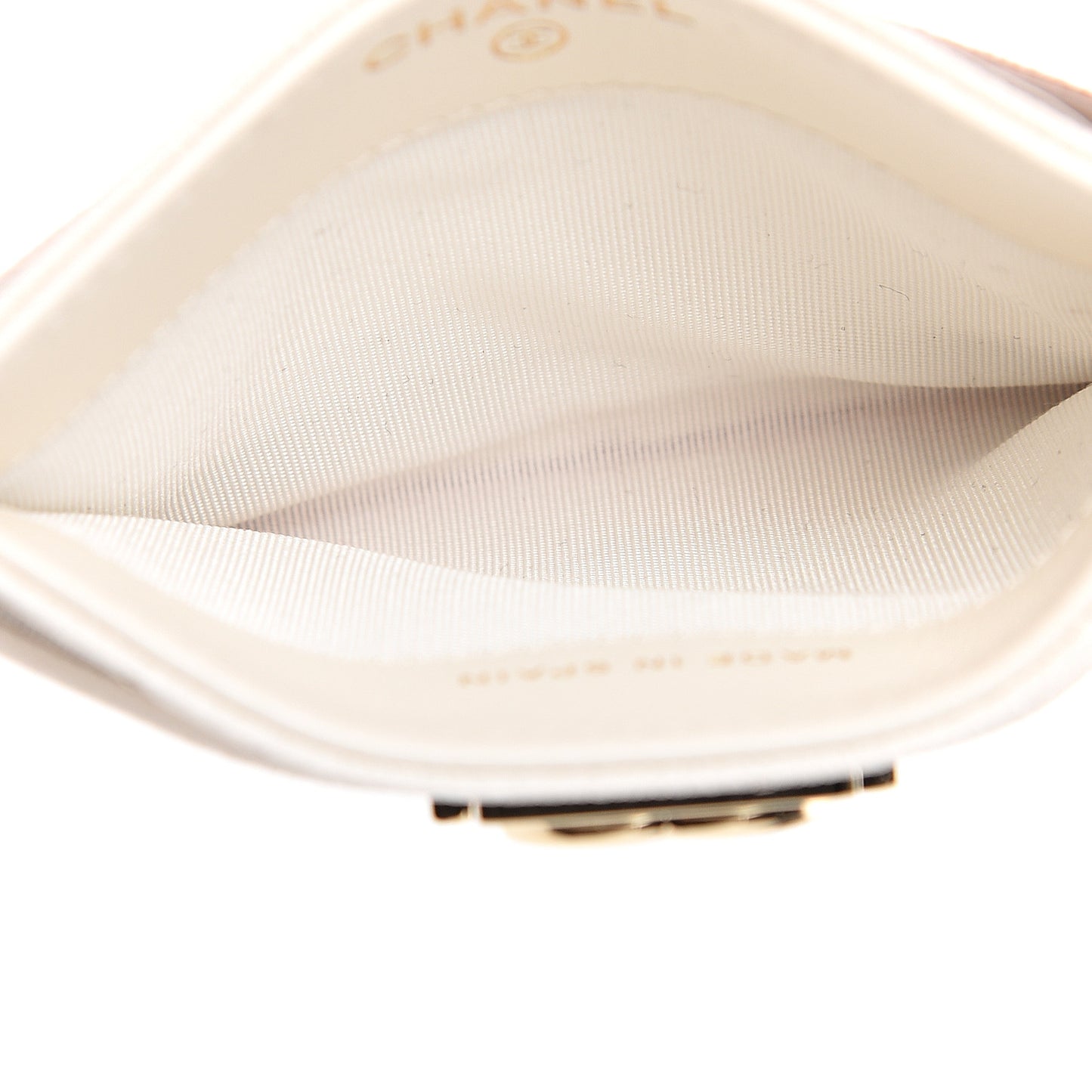 Caviar Chevron Quilted Boy Card Holder White