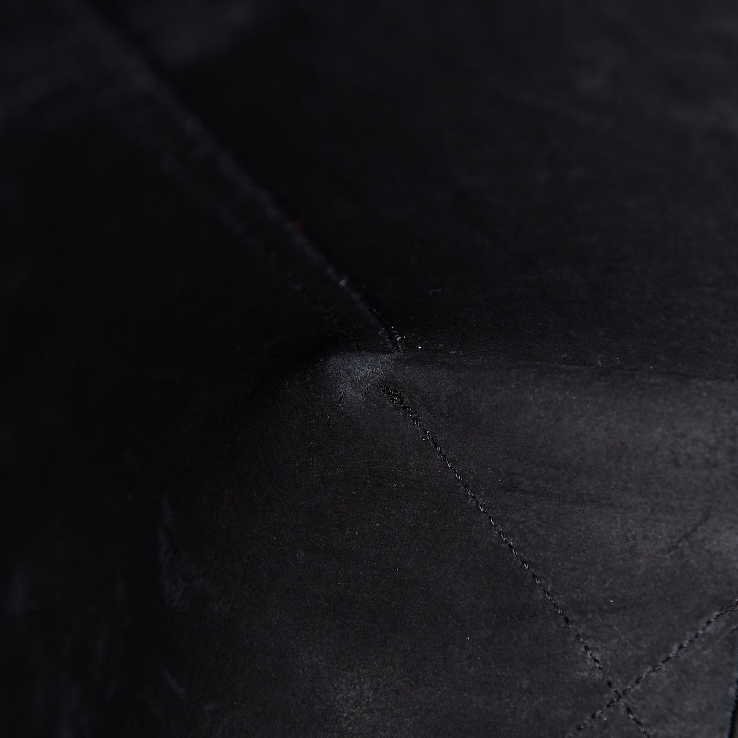 Grained Calfskin Small Vertical Cabas Black