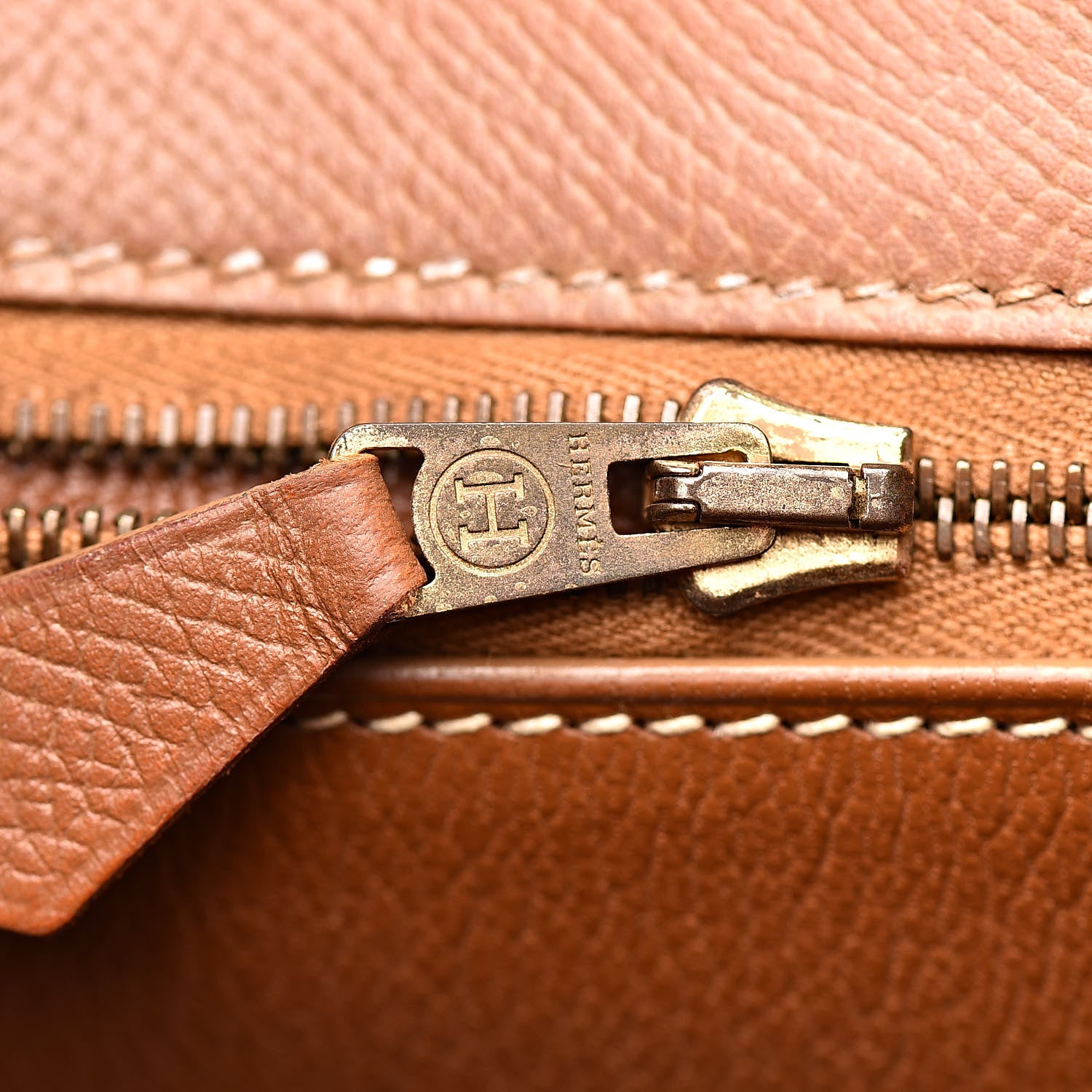 Hermes Courchevel Kelly Sellier 32 Gold 12 of 32