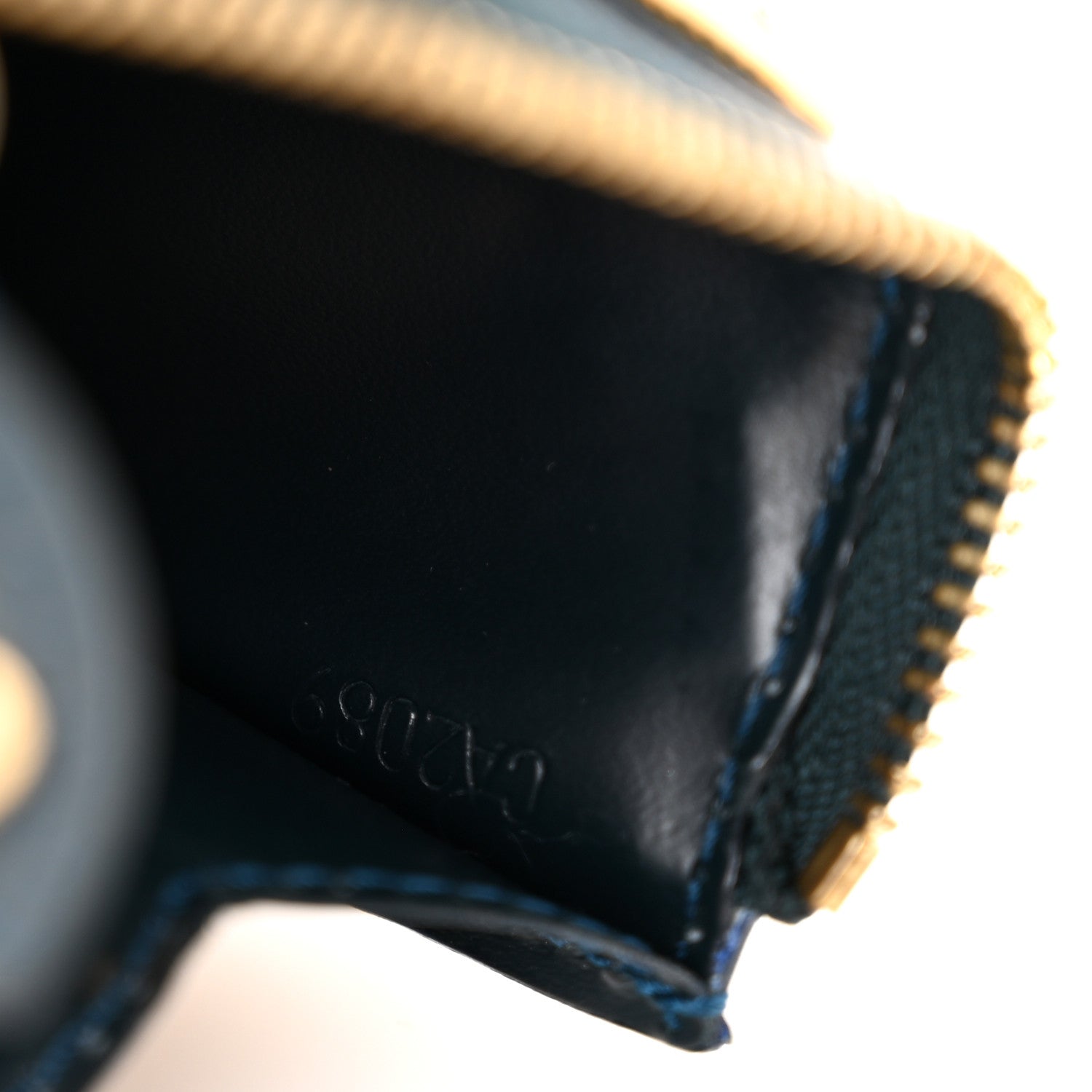 Louis Vuitton Vernis Key Pouch Blue Nuit 7 of 8