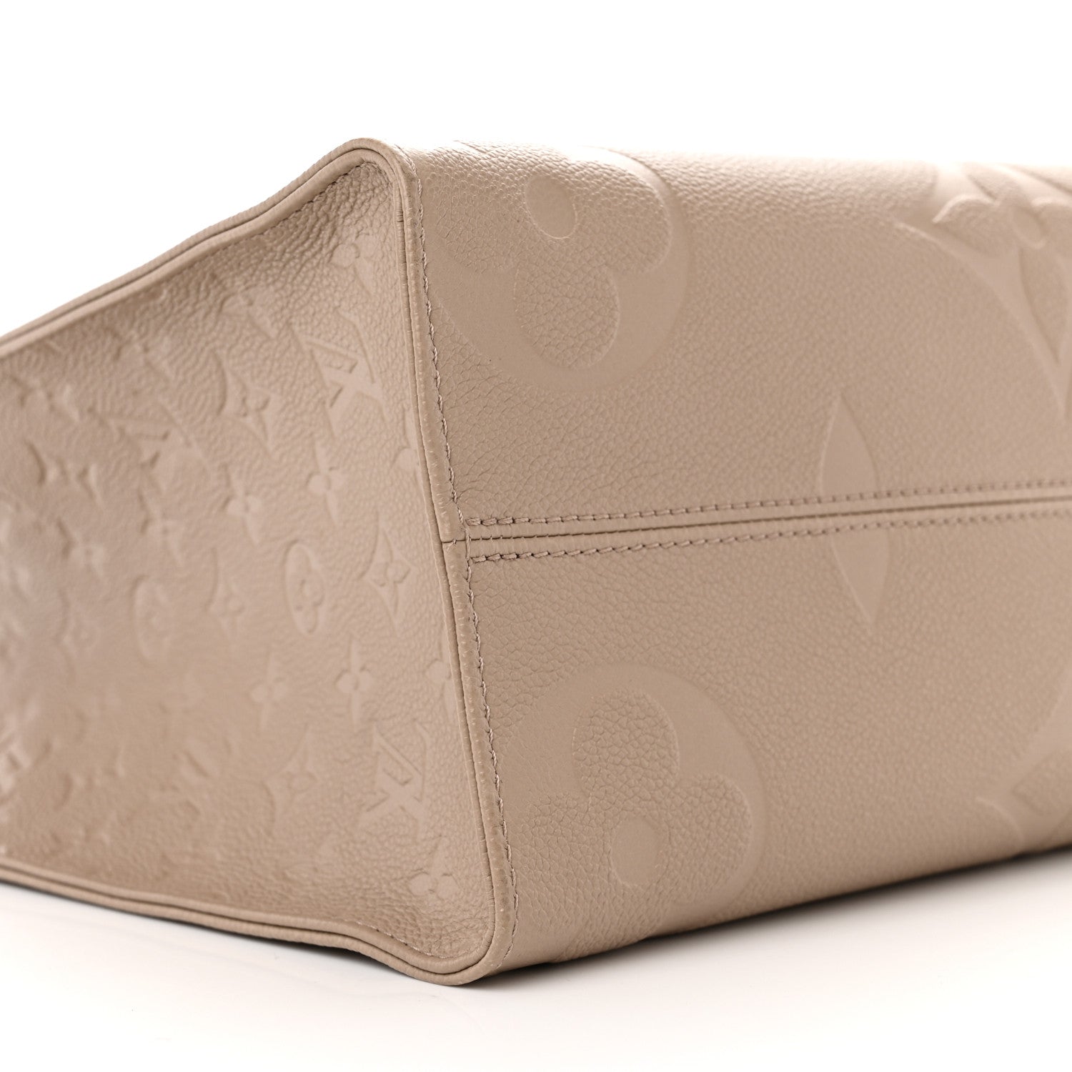 Louis Vuitton Empreinte Monogram Giant Onthego MM Tourterelle 8 of 9
