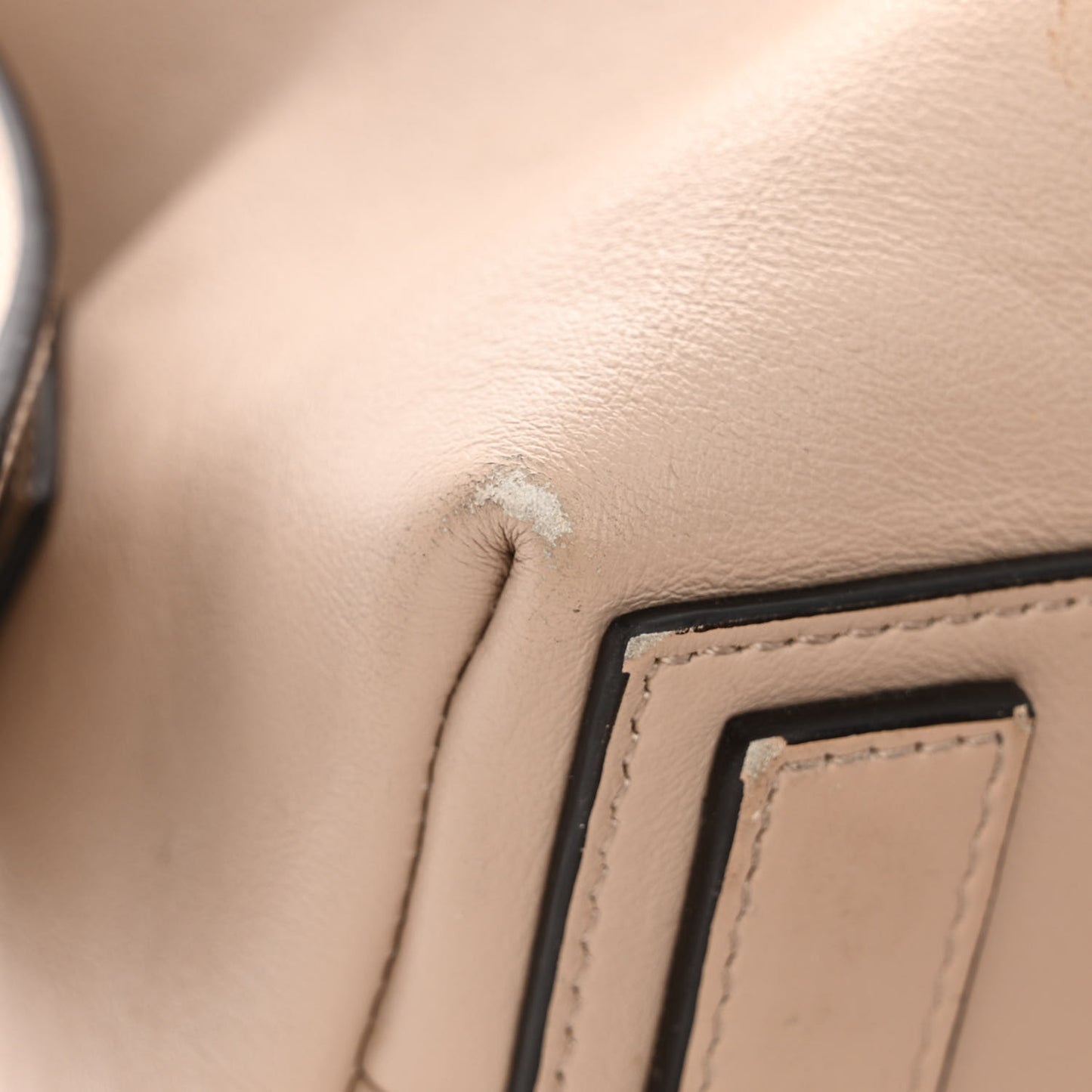 Soft Calfskin Medium Soft Antigona Dune