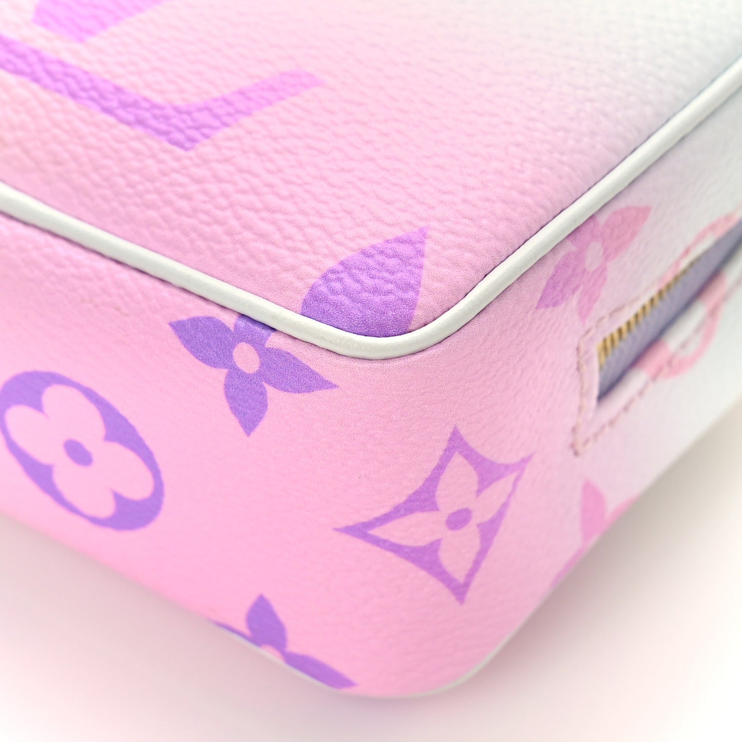 Monogram Giant Spring In The City Wapity Case Sunrise Pastel