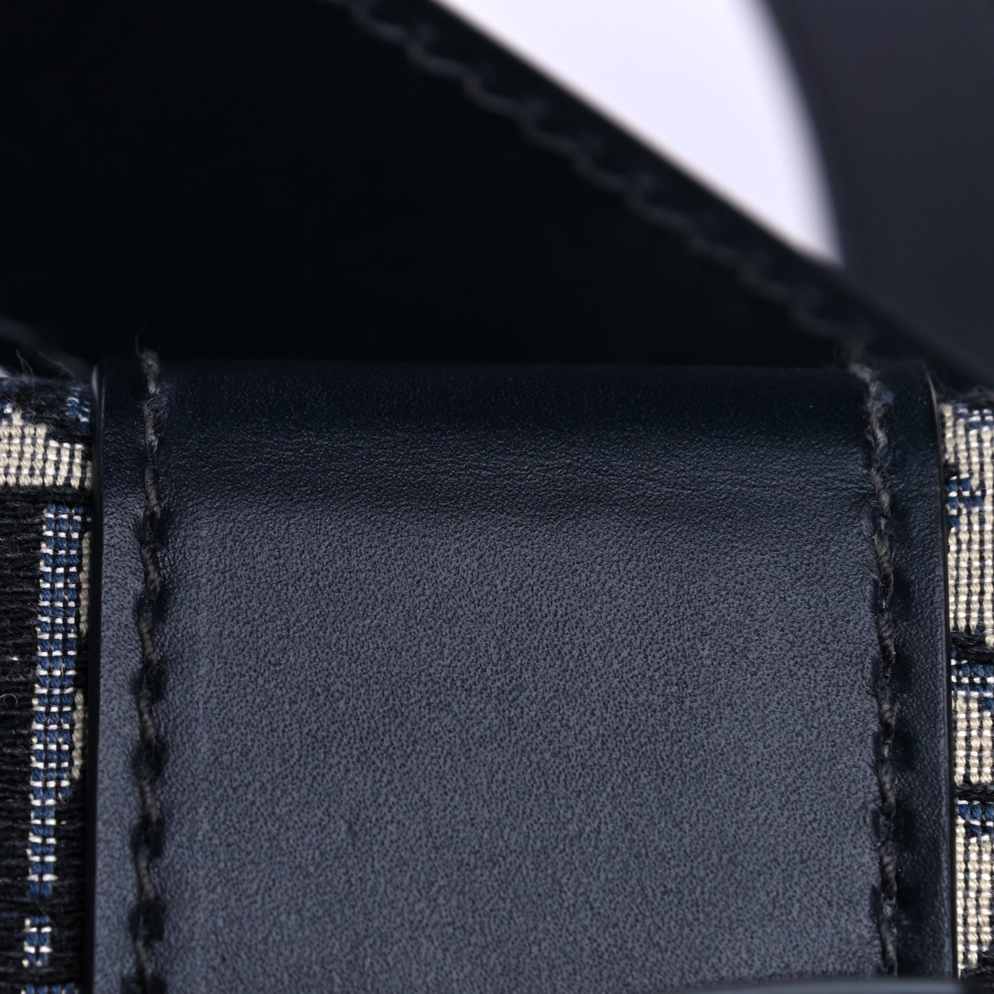 Oblique 30 Montaigne Box Bag Blue