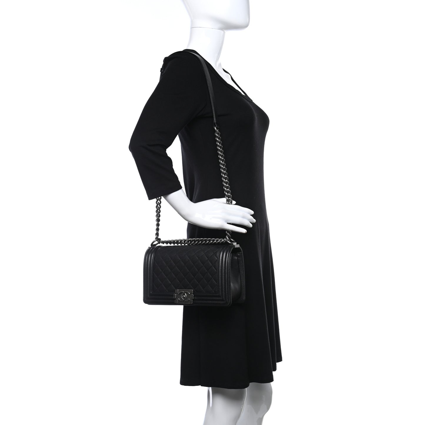 Caviar Quilted Medium Boy Flap Black