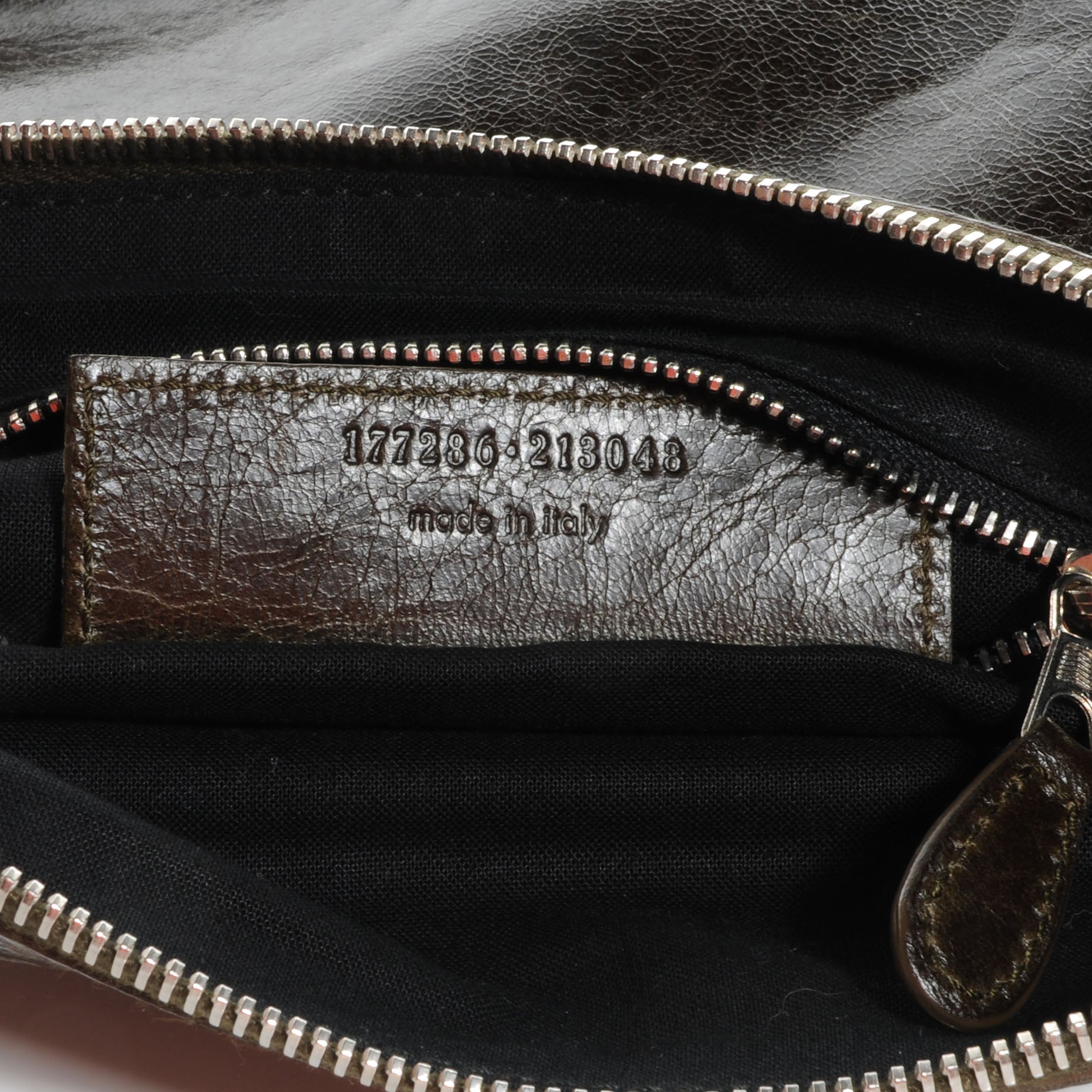 Balenciaga Chevre Agneau Arena Giant 21 Silver Hardware Handle Flat Clutch Vert Fonce 7 of 9